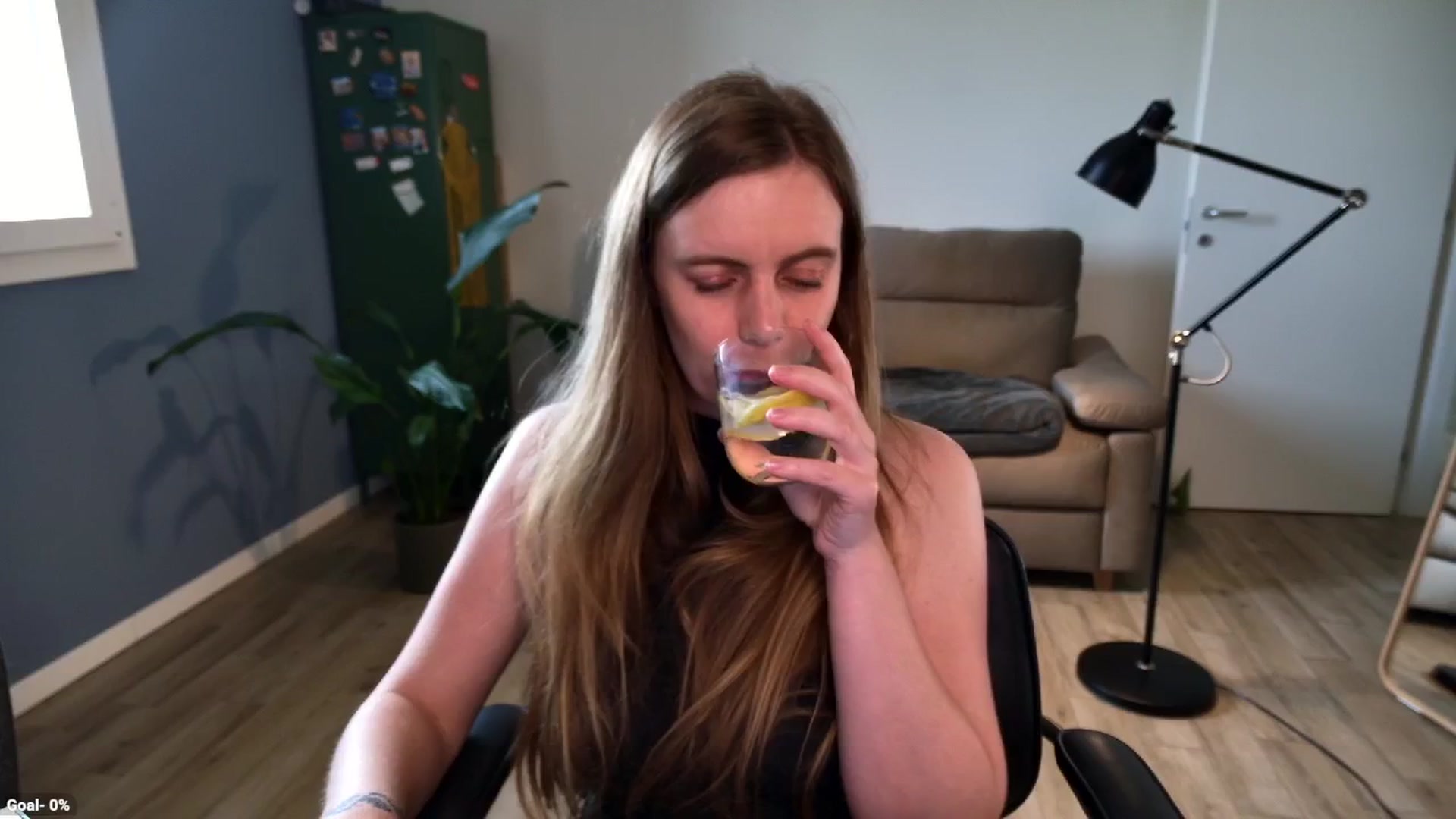 Gallery image thumbnail from Personage's myfreecams stream on, 04/10/2026, 13:31 image 8 of 20