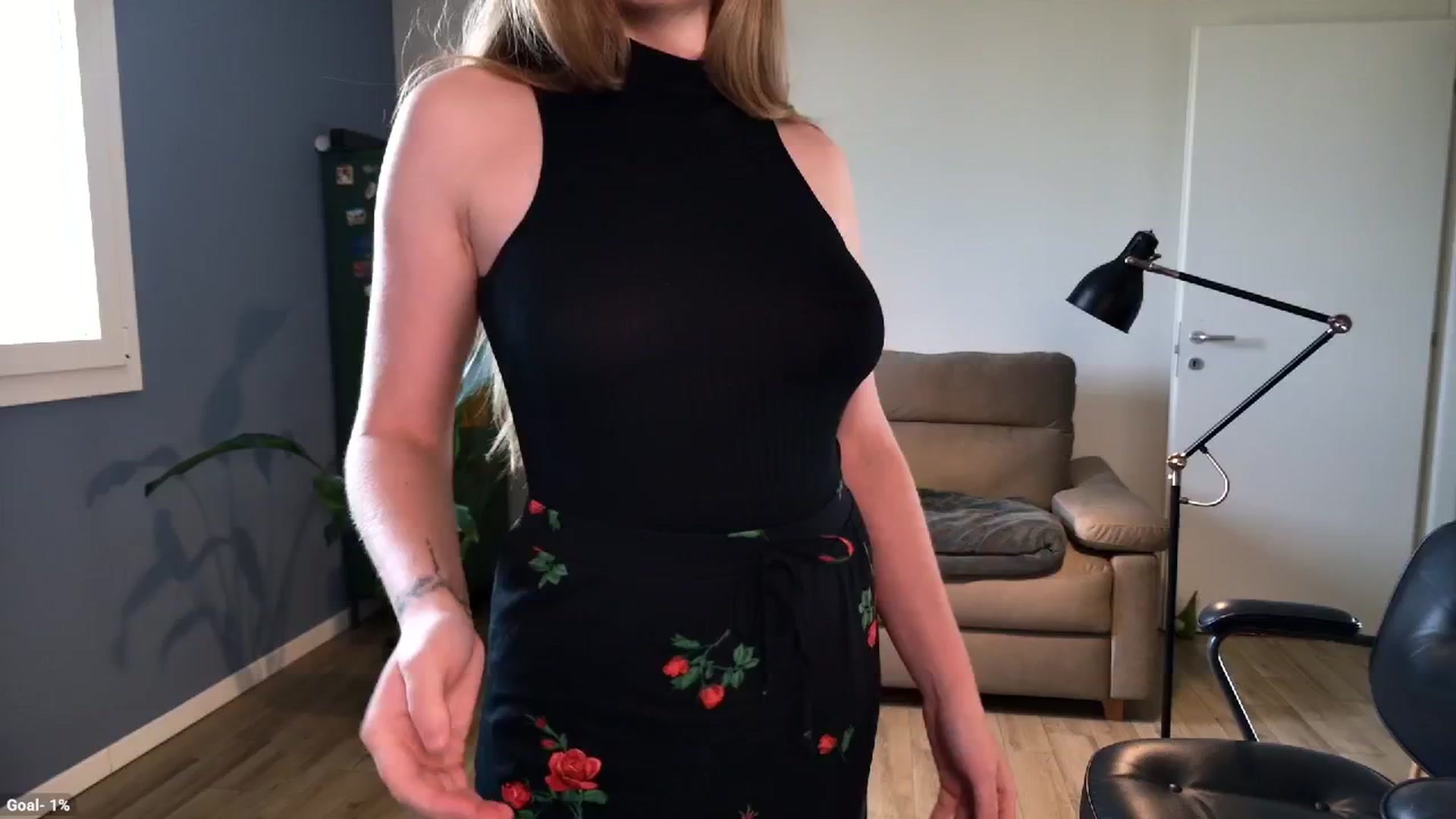 Gallery image thumbnail from Personage's myfreecams stream on, 04/10/2026, 13:31 image 11 of 20