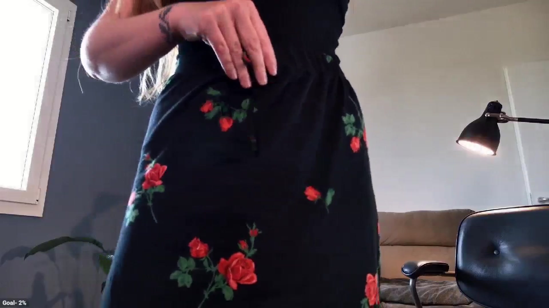 Gallery image thumbnail from Personage's myfreecams stream on, 04/10/2026, 15:58 image 10 of 20