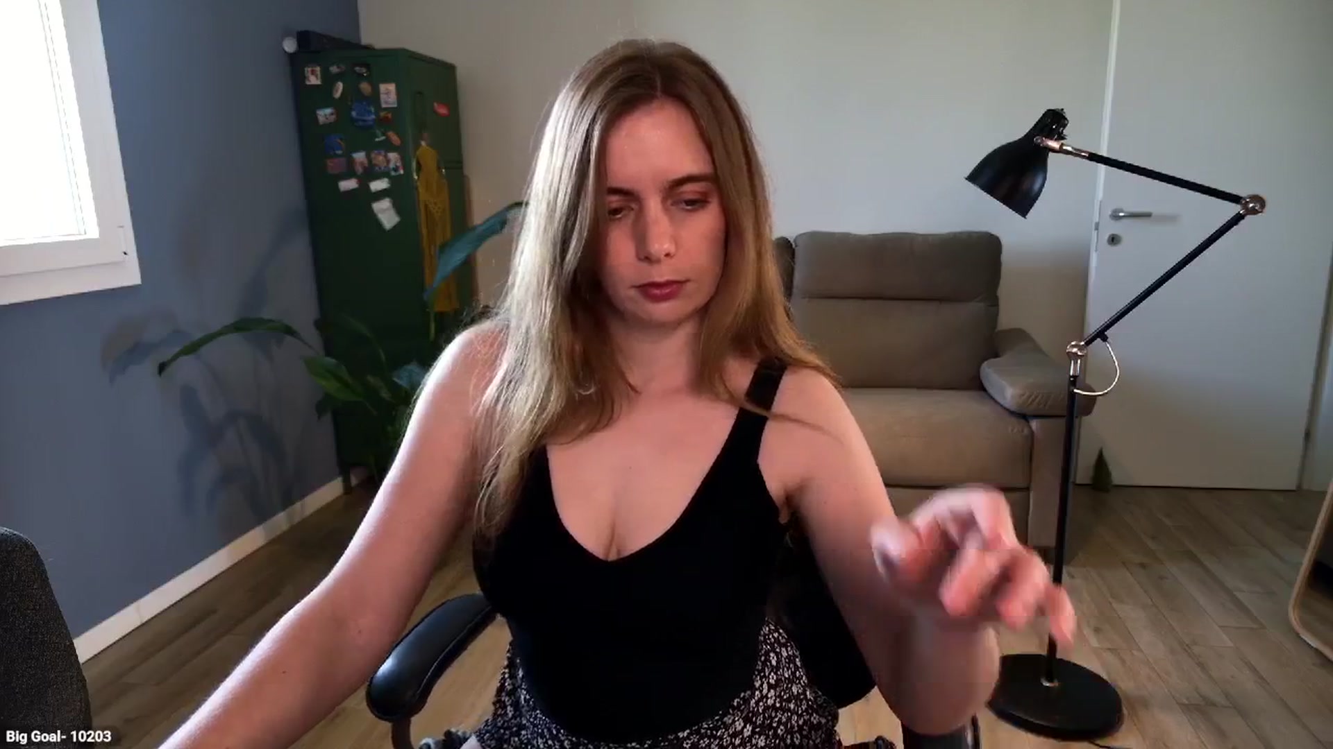 Gallery image thumbnail from Personage's myfreecams stream on, 04/15/2026, 13:13 image 17 of 20