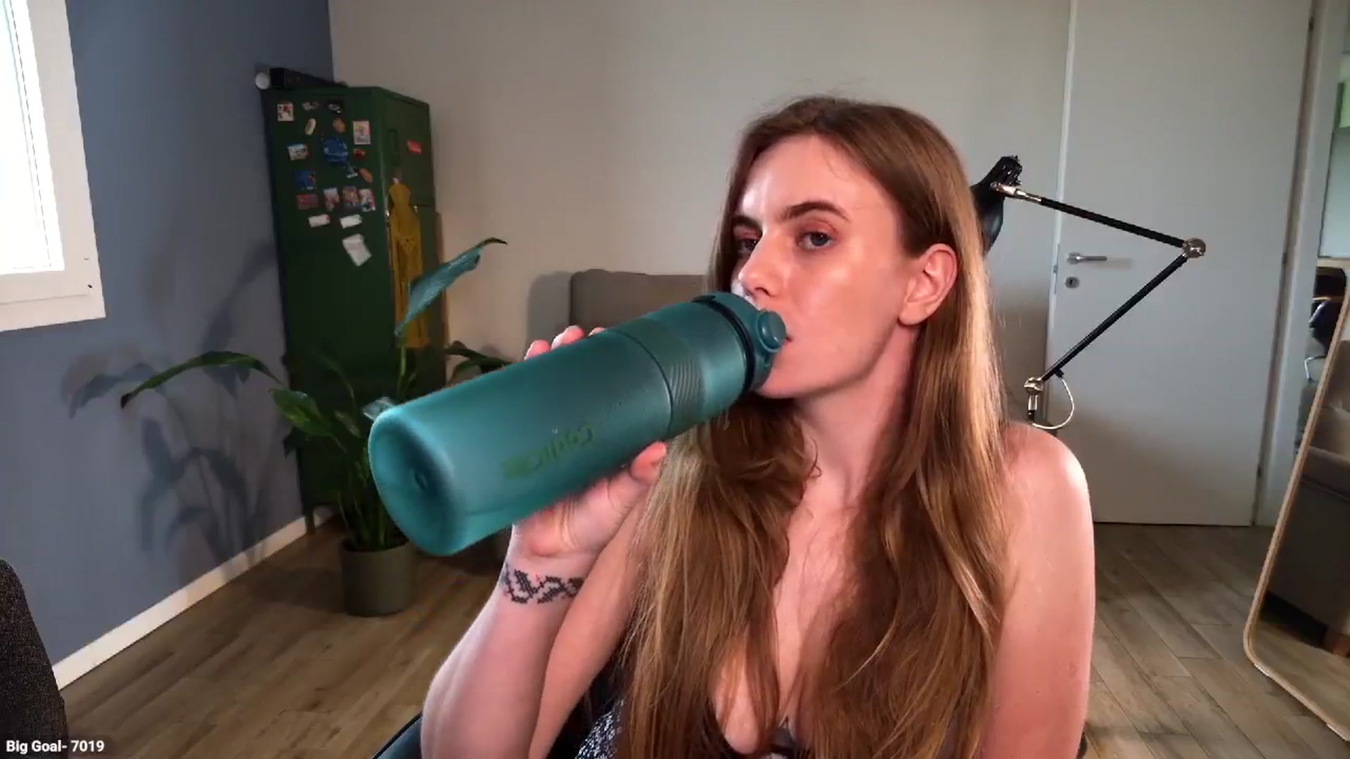 Gallery image thumbnail from Personage's myfreecams stream on, 04/15/2026, 16:06 image 11 of 20