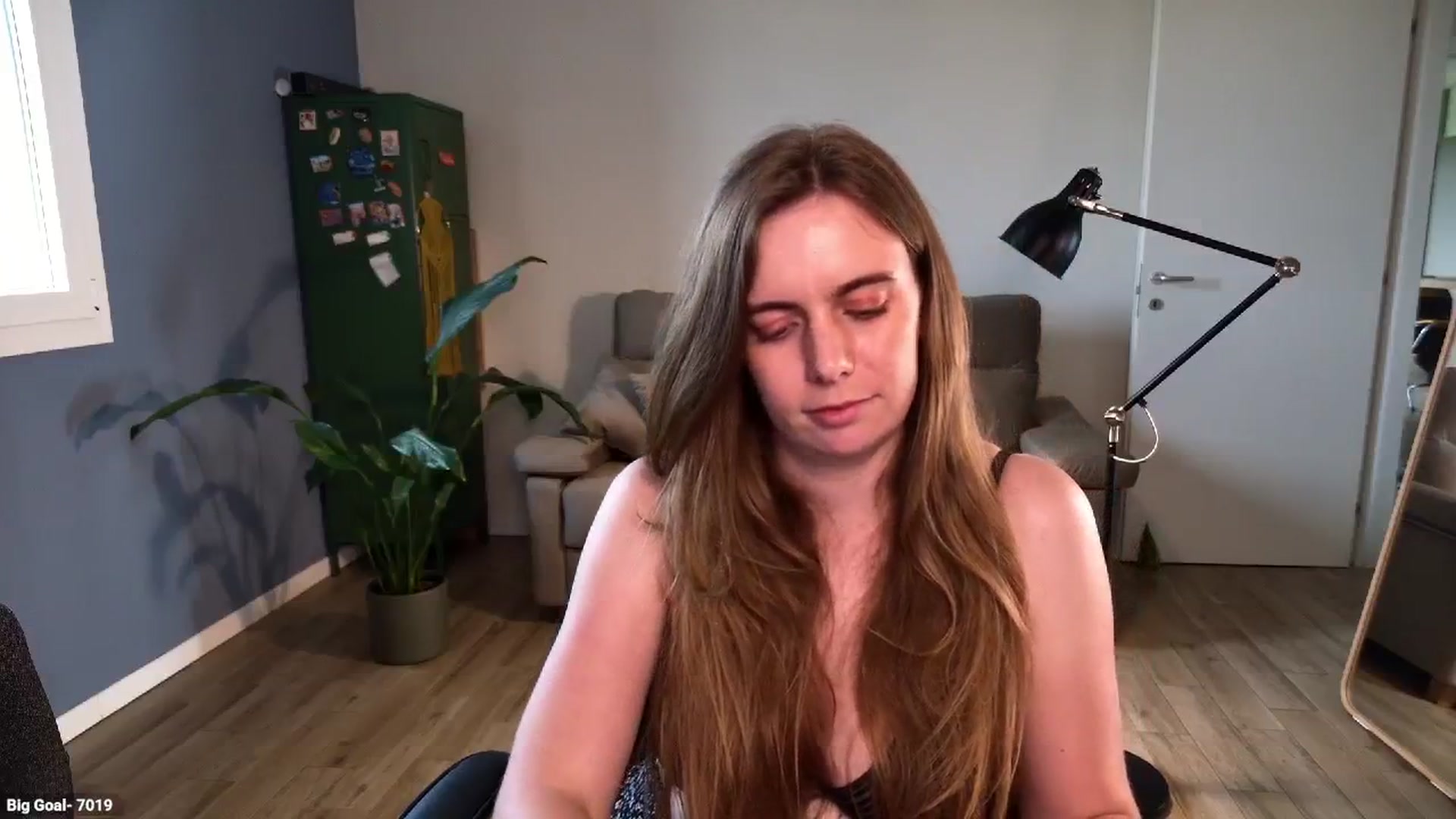 Gallery image thumbnail from Personage's myfreecams stream on, 04/15/2026, 16:06 image 10 of 20
