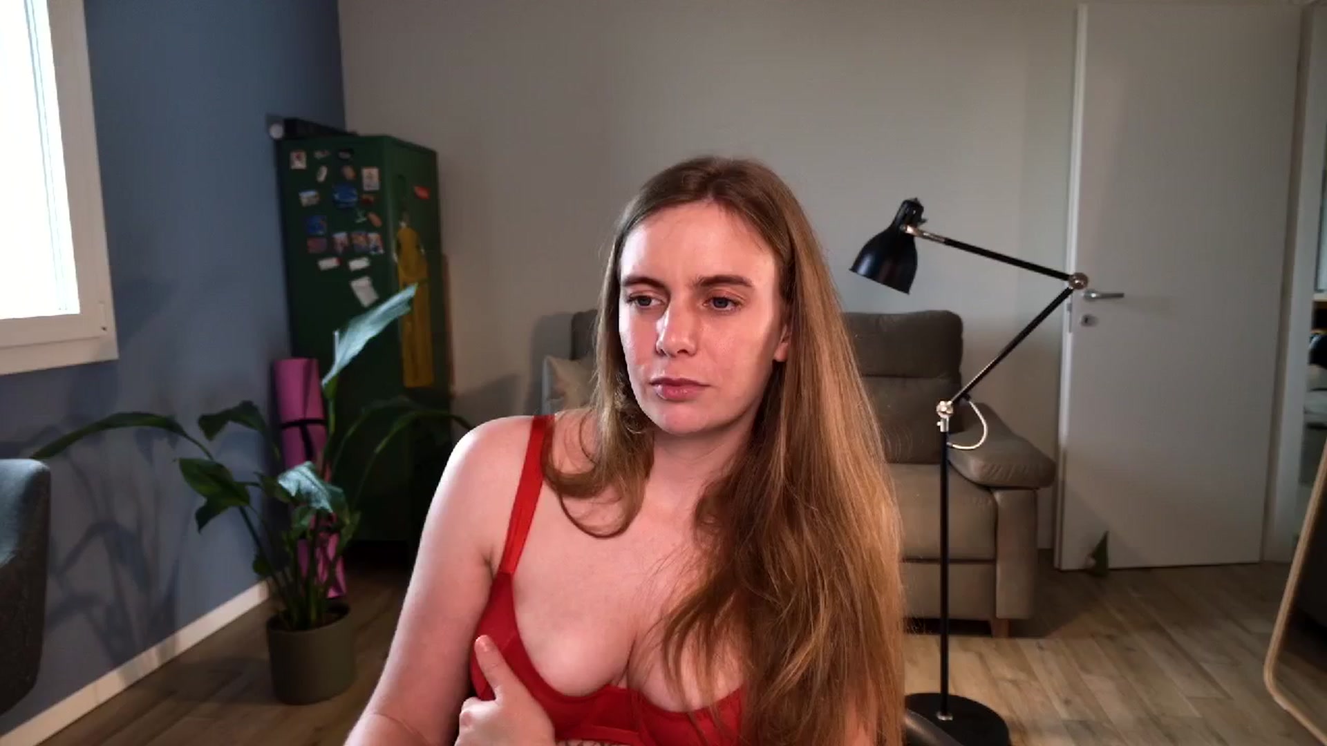 Gallery image thumbnail from Personage's myfreecams stream on, 04/21/2026, 15:11 image 11 of 20