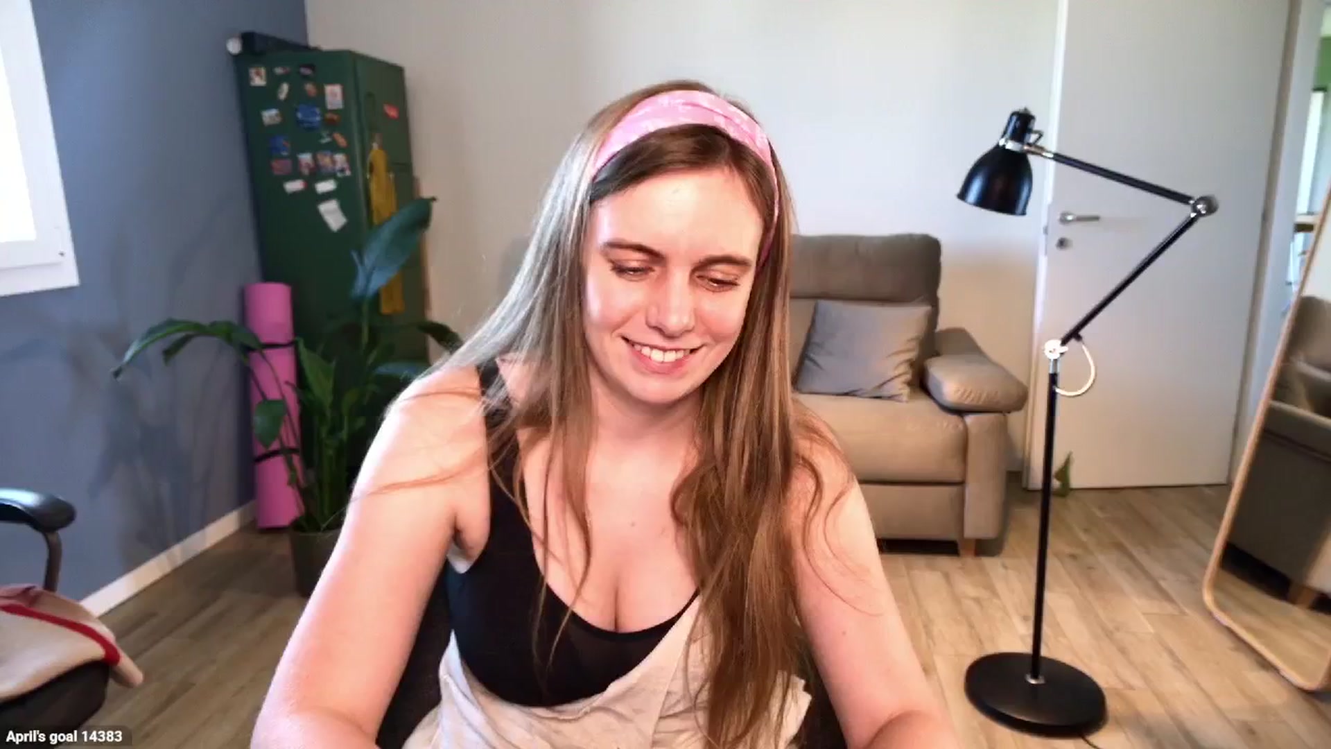 Gallery image thumbnail from Personage's myfreecams stream on, 04/28/2026, 14:12 image 16 of 20