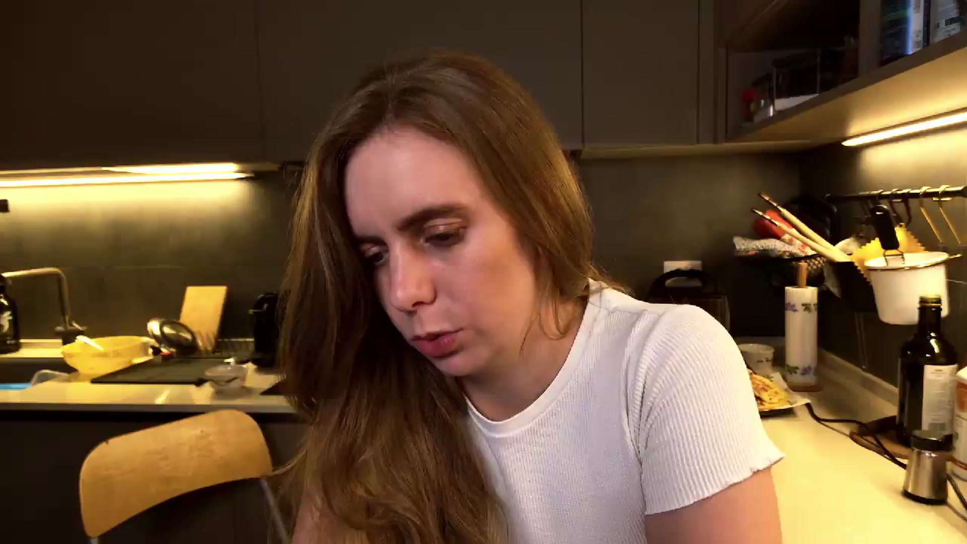 Gallery image thumbnail from Personage's myfreecams stream on, 05/12/2026, 20:26 image 18 of 20
