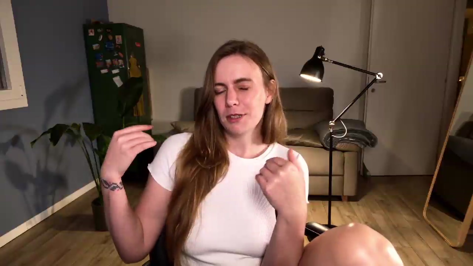 Gallery image thumbnail from Personage's myfreecams stream on, 05/12/2026, 21:29 image 16 of 20