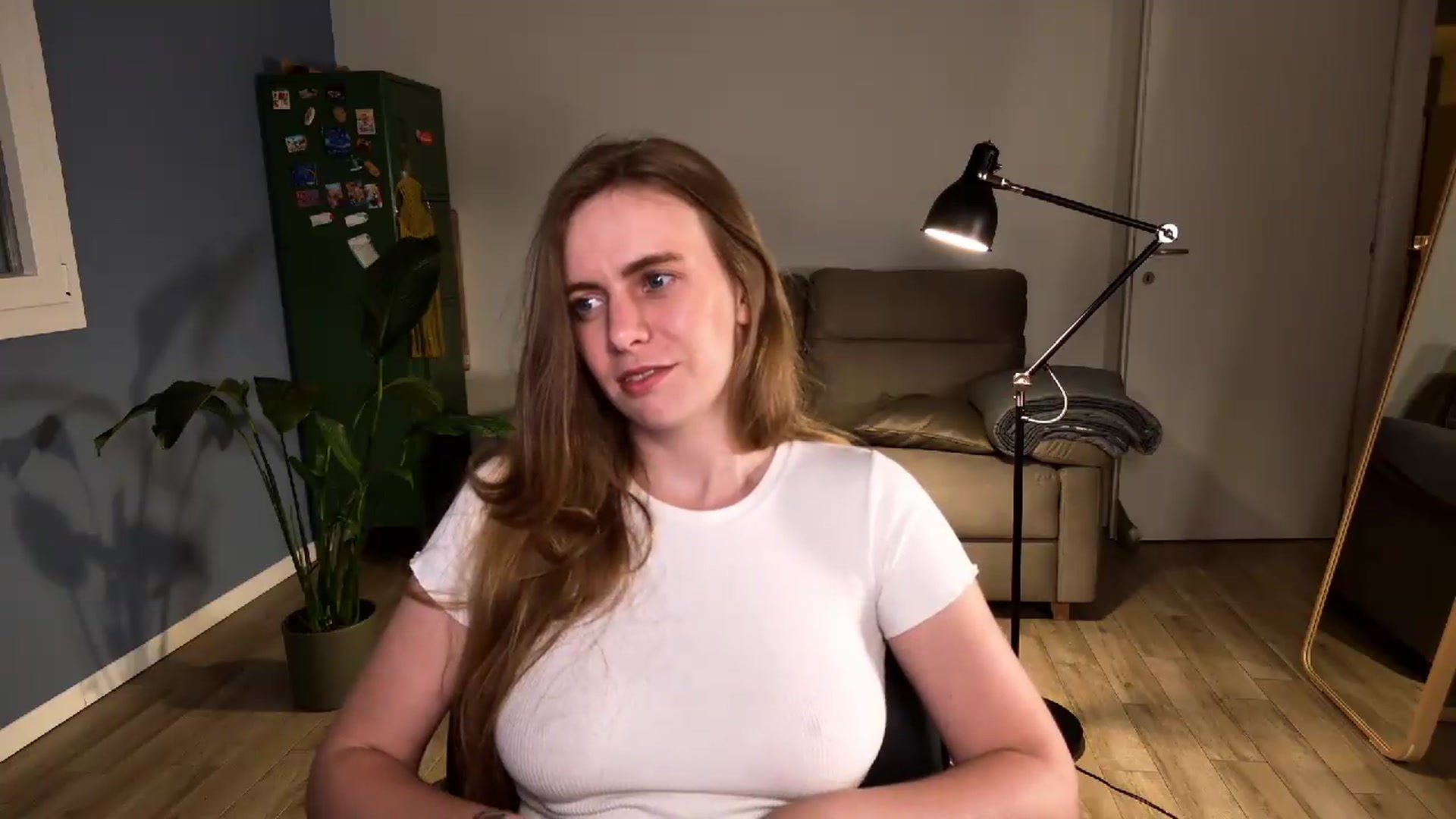 Gallery image thumbnail from Personage's myfreecams stream on, 05/12/2026, 21:29 image 4 of 20