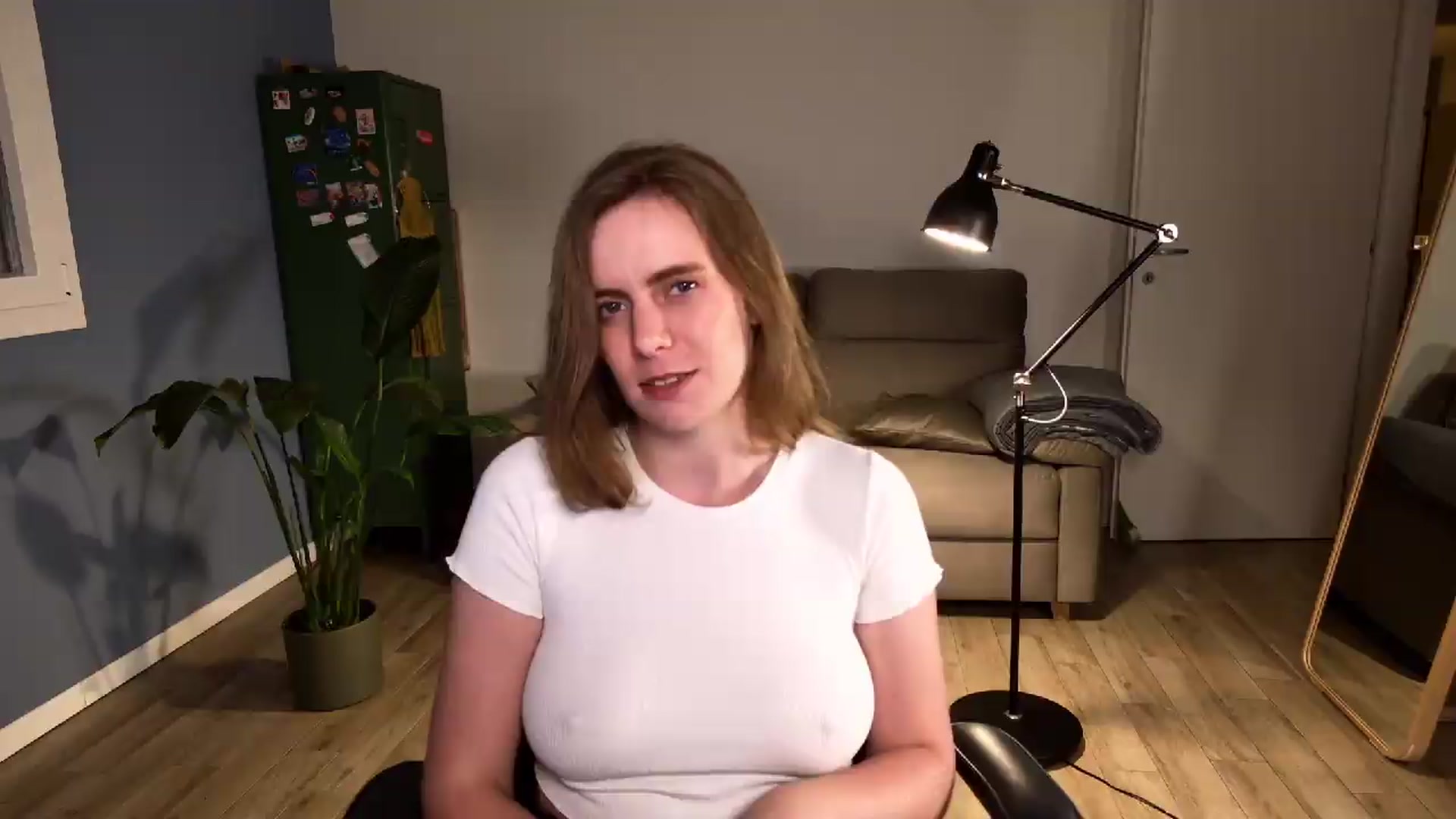 Gallery image thumbnail from Personage's myfreecams stream on, 05/12/2026, 21:29 image 3 of 20