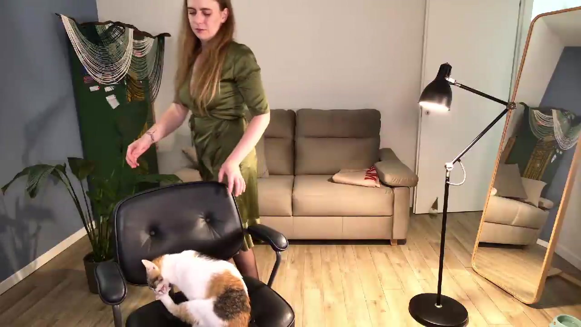 Gallery image thumbnail from Personage's myfreecams stream on, 05/14/2026, 15:29 image 4 of 20