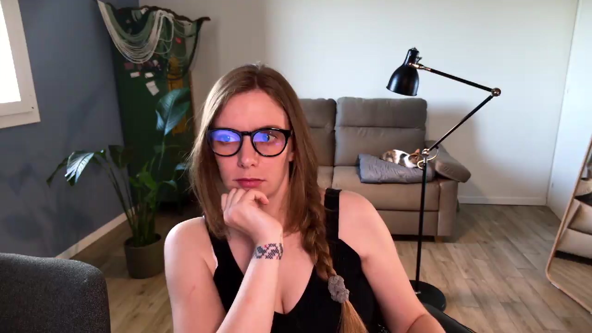 Gallery image thumbnail from Personage's myfreecams stream on, 05/21/2026, 05:59 image 14 of 20