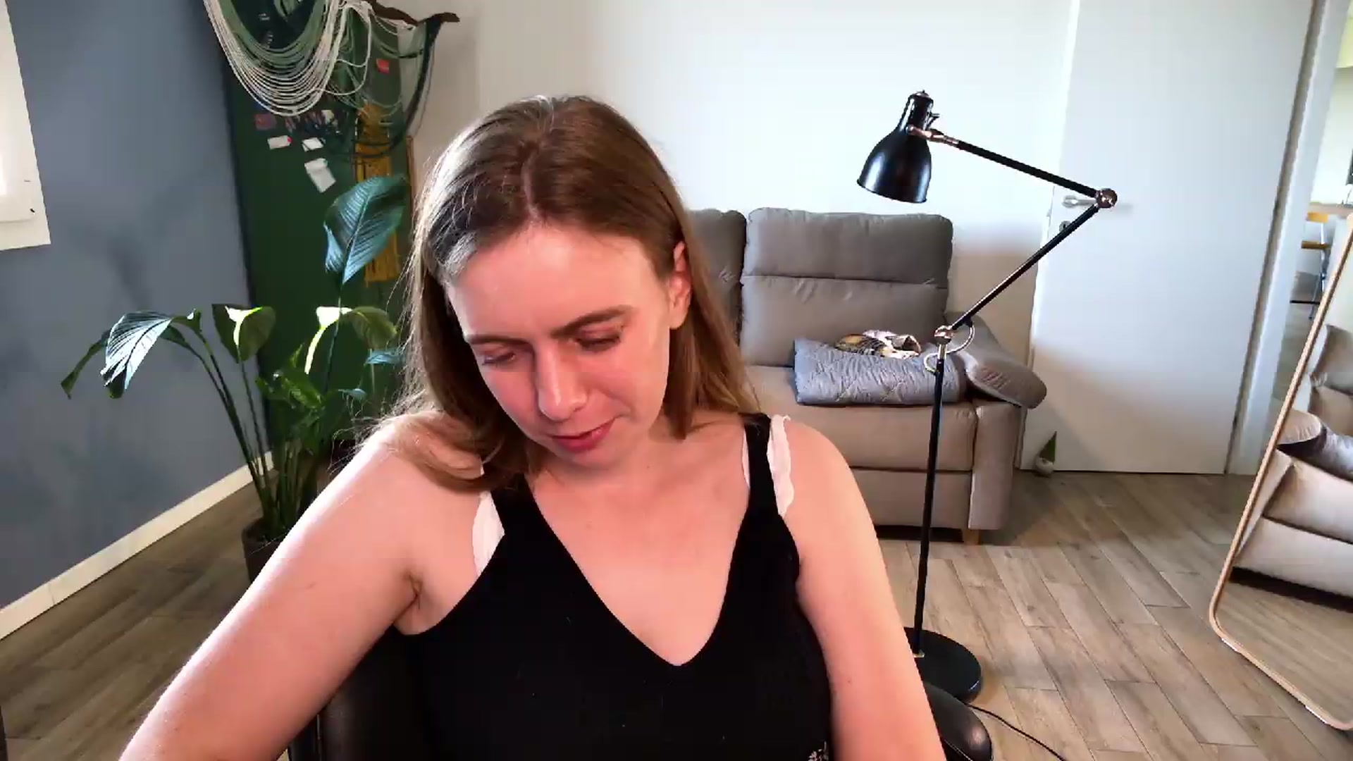 Gallery image thumbnail from Personage's myfreecams stream on, 05/21/2026, 07:27 image 16 of 20