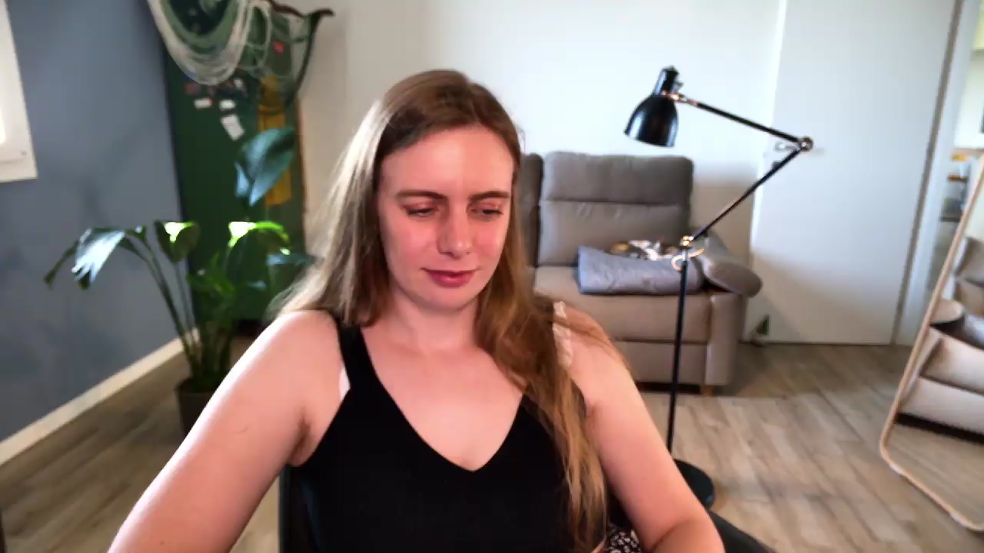 Gallery image thumbnail from Personage's myfreecams stream on, 05/21/2026, 07:27 image 3 of 20