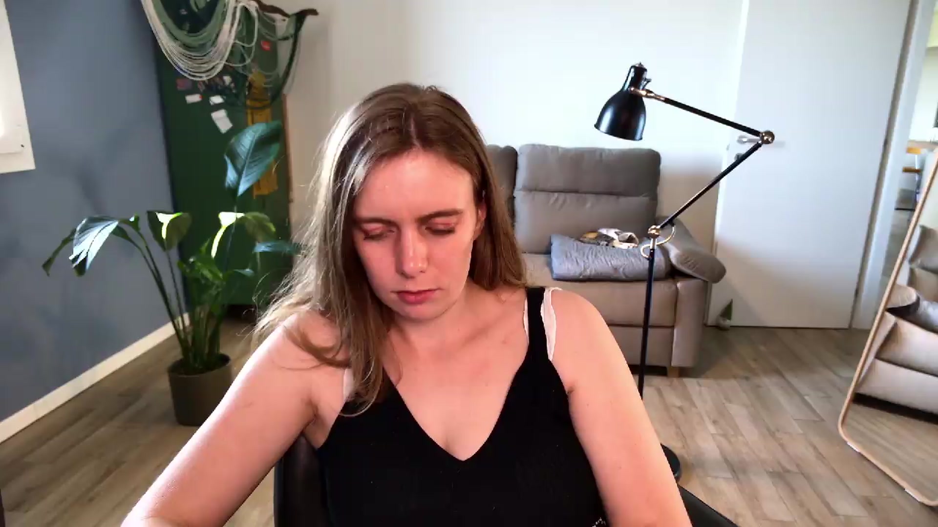 Gallery image thumbnail from Personage's myfreecams stream on, 05/21/2026, 07:27 image 15 of 20