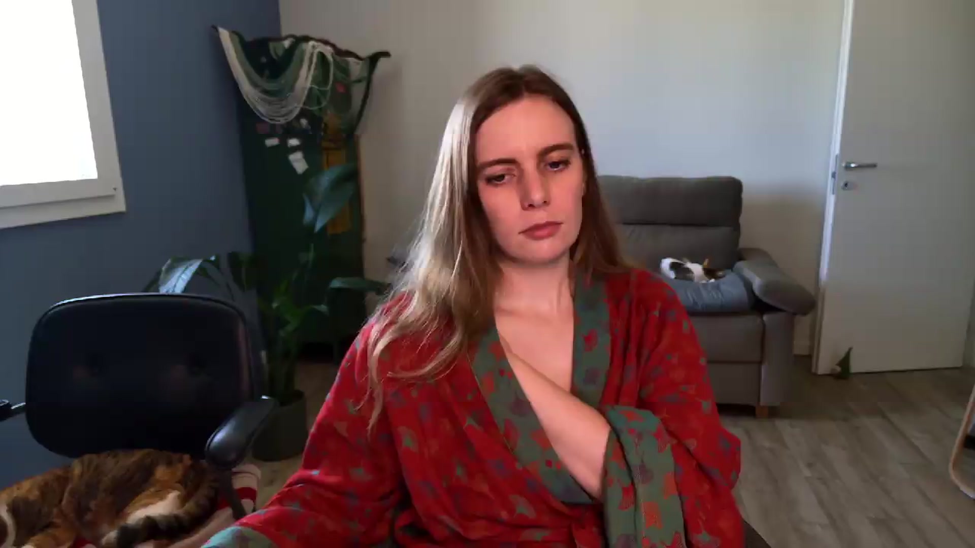 Gallery image thumbnail from Personage's myfreecams stream on, 05/22/2026, 15:37 image 1 of 20