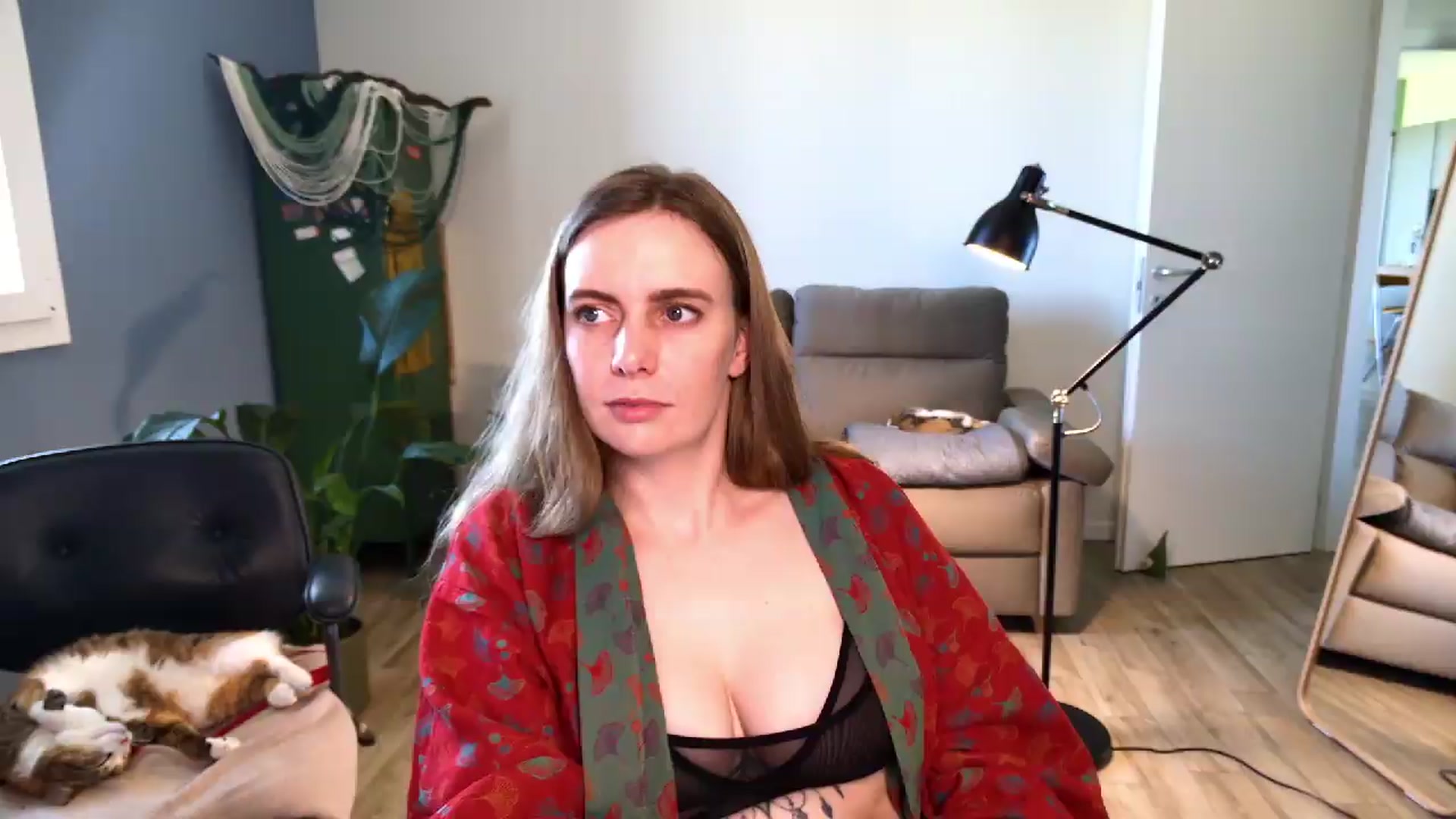 Gallery image thumbnail from Personage's myfreecams stream on, 05/22/2026, 15:37 image 14 of 20