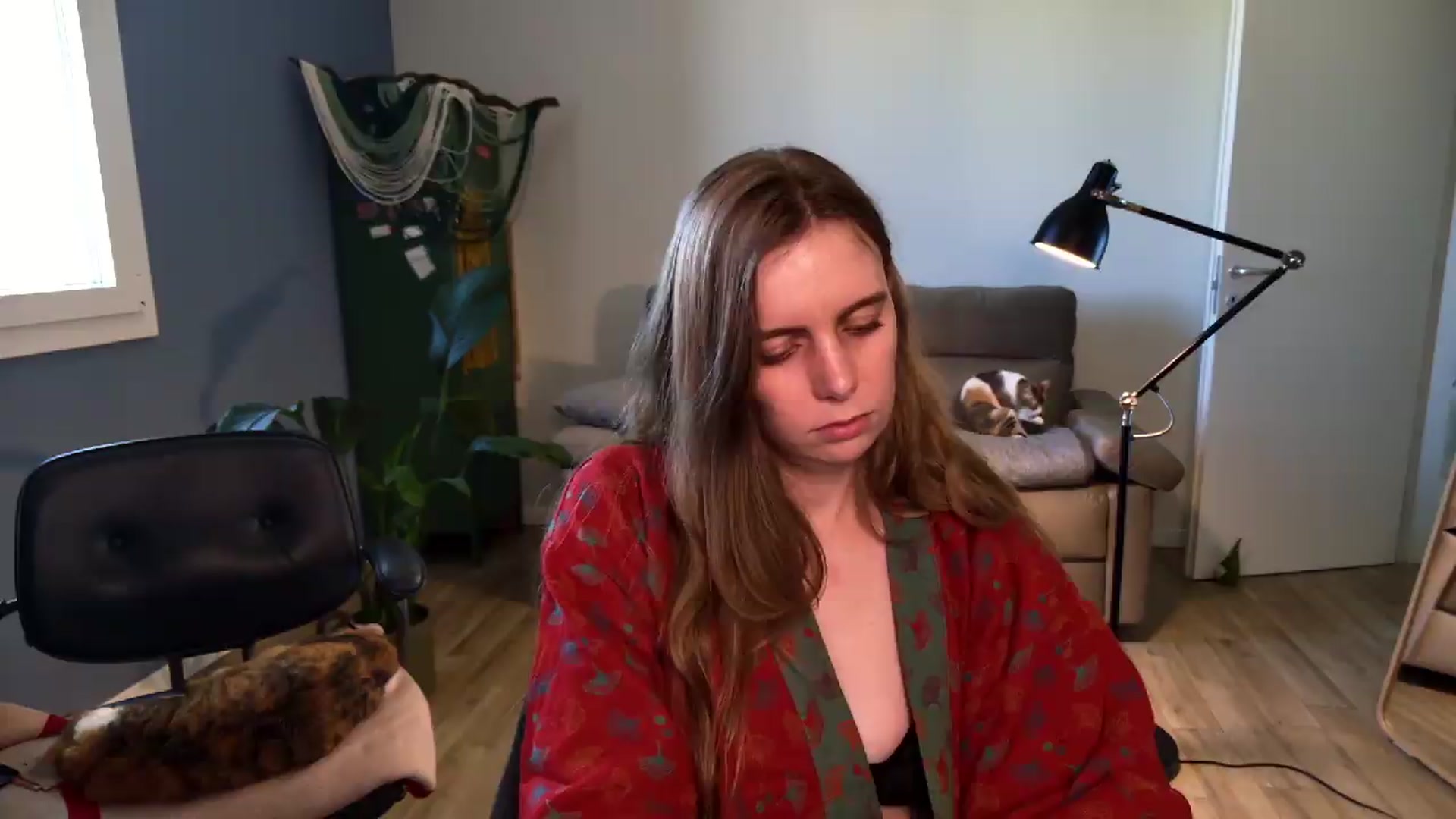 Gallery image thumbnail from Personage's myfreecams stream on, 05/22/2026, 15:37 image 17 of 20