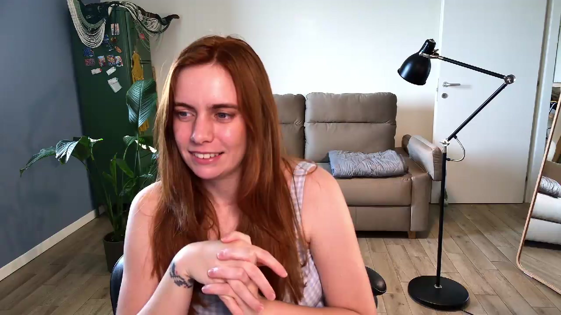Gallery image thumbnail from Personage's myfreecams stream on, 05/25/2026, 07:16 image 18 of 20