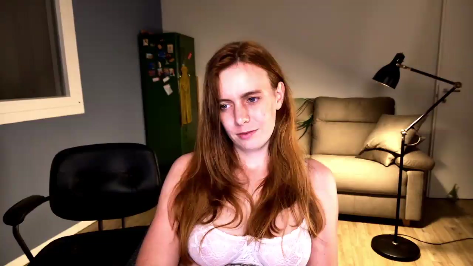 Gallery image thumbnail from Personage's myfreecams stream on, 07/10/2026, 21:20 image 16 of 20