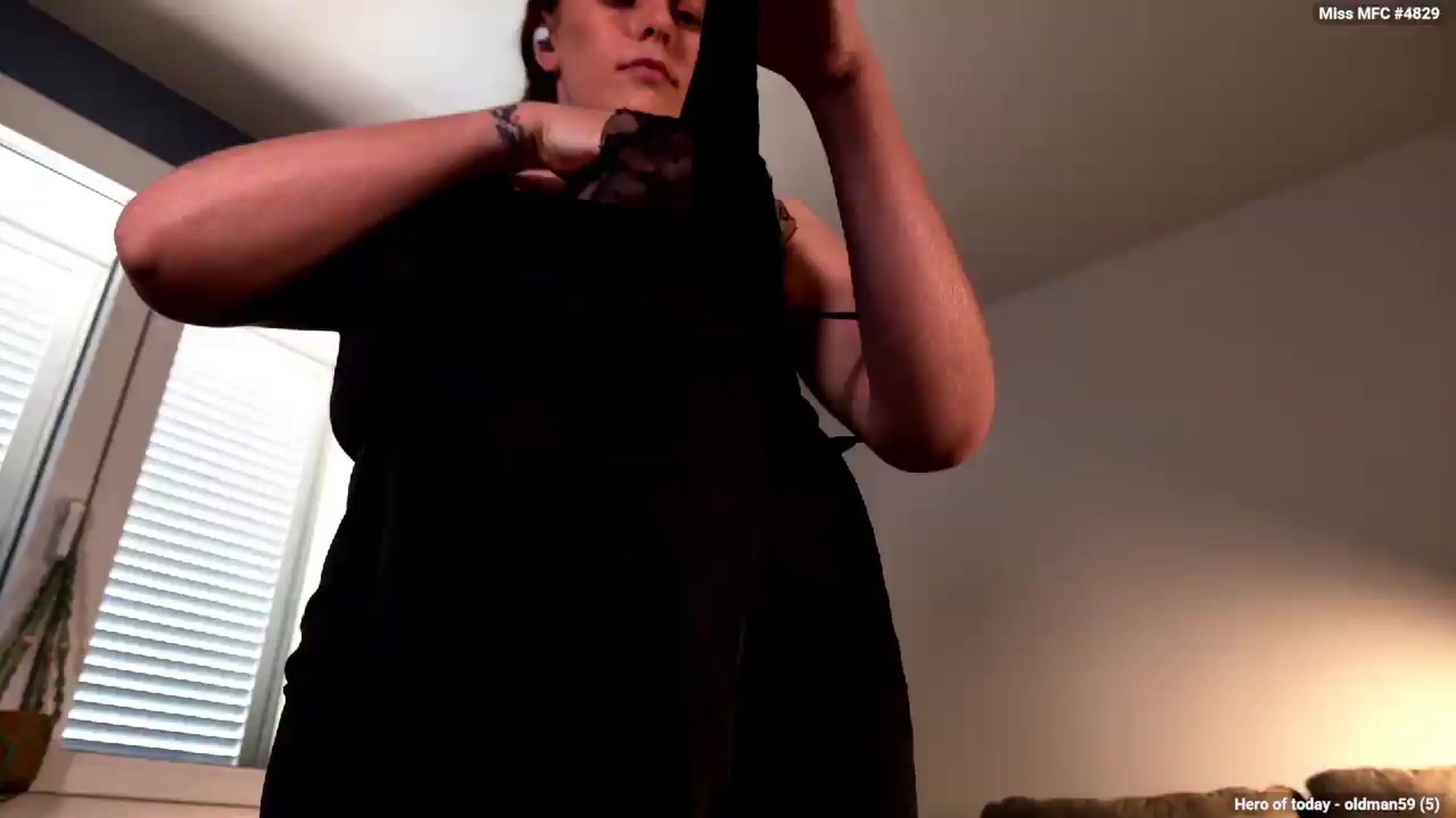 Gallery image thumbnail from Personage's myfreecams stream on, 08/03/2026, 13:00 image 17 of 20