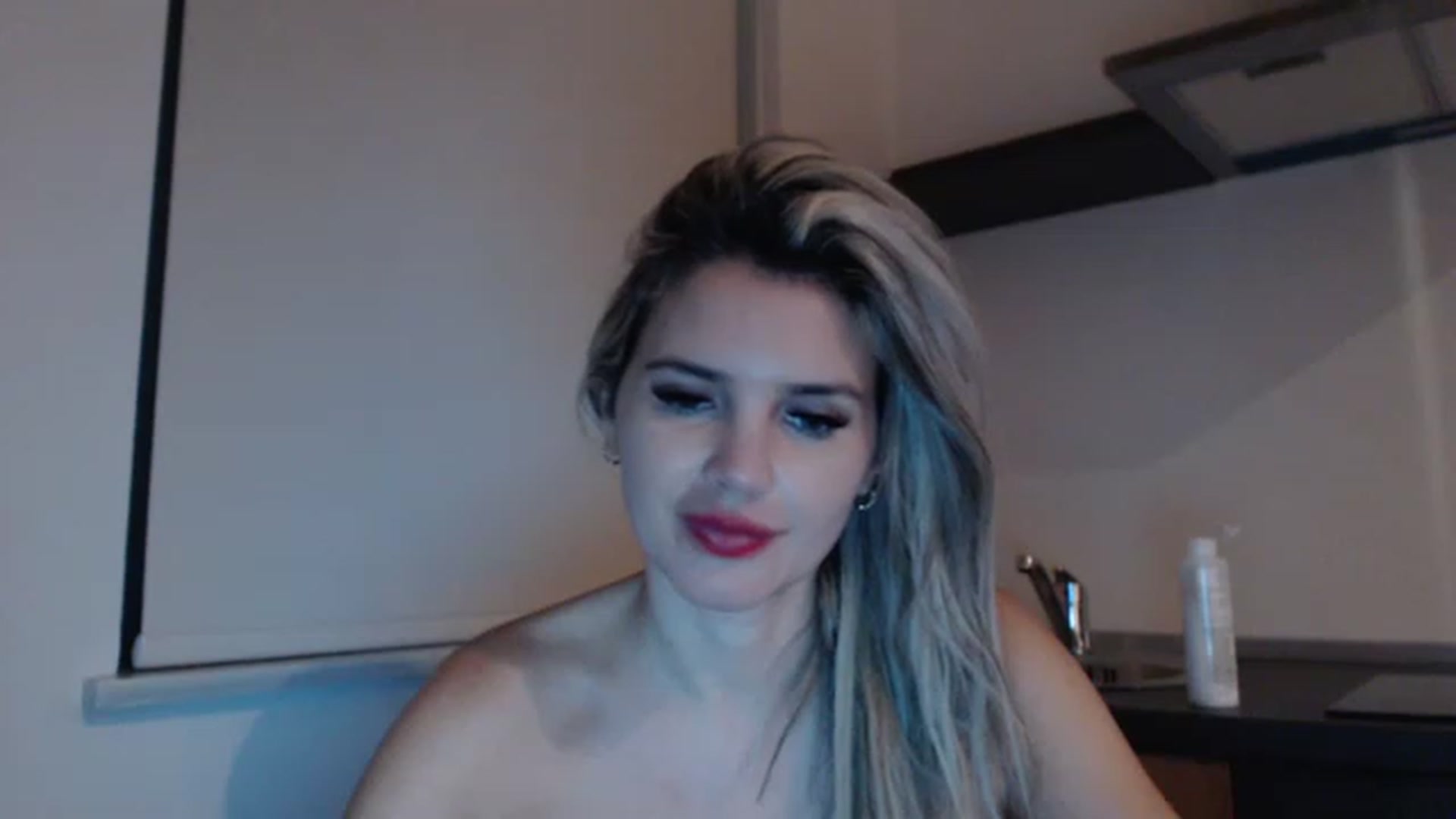 Gallery image thumbnail from Pervita's myfreecams stream on, 11/18/2022, 15:26 image 14 of 20