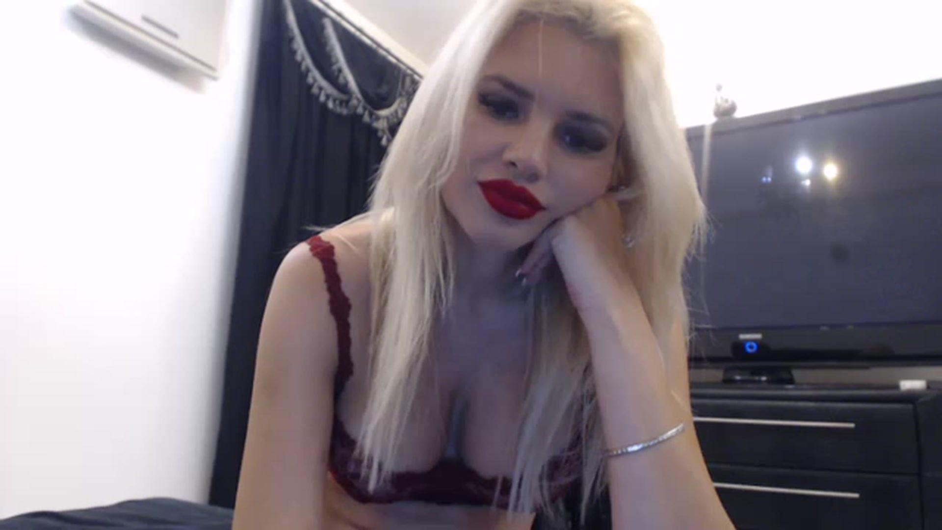 Gallery image thumbnail from Pervita's myfreecams stream on, 01/12/2023, 22:45 image 10 of 20
