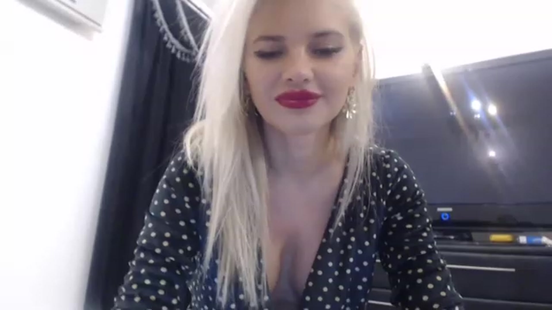 Gallery image thumbnail from Pervita's myfreecams stream on, 01/19/2023, 23:19 image 12 of 20