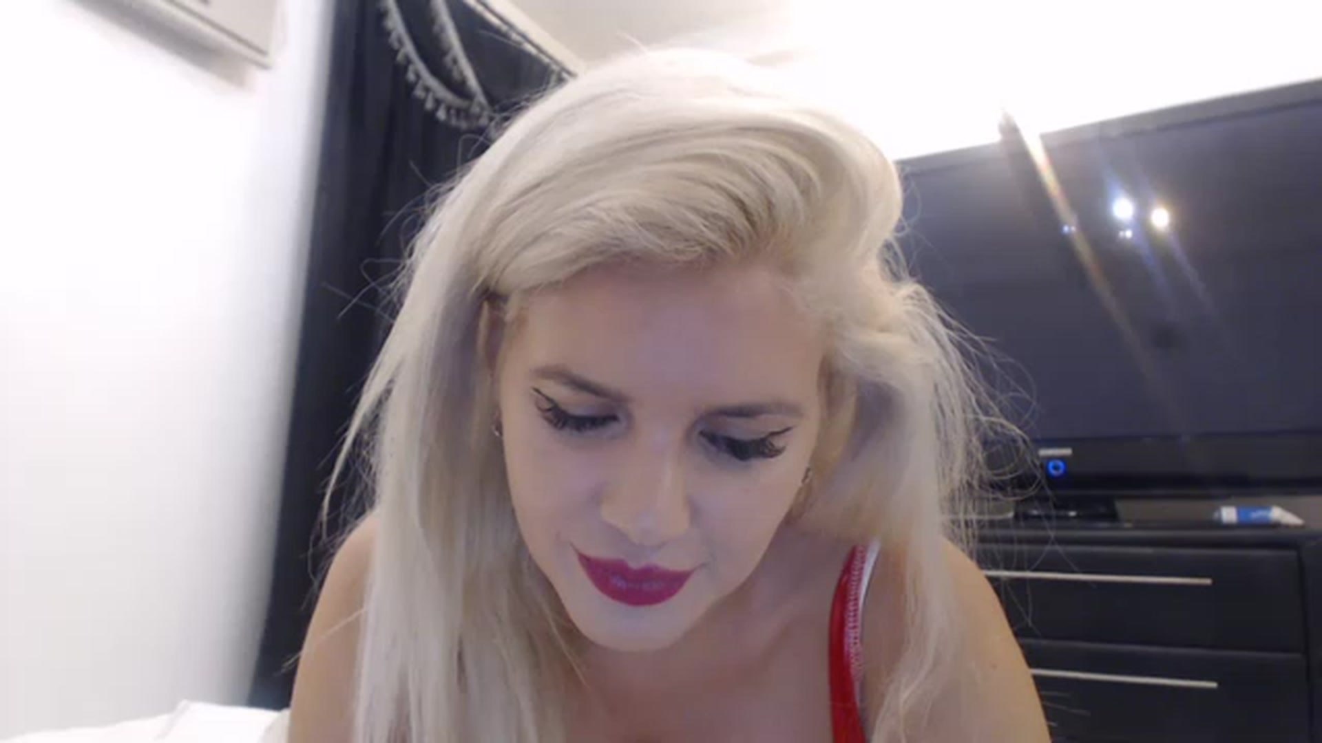Gallery image thumbnail from Pervita's myfreecams stream on, 01/20/2023, 16:28 image 16 of 20