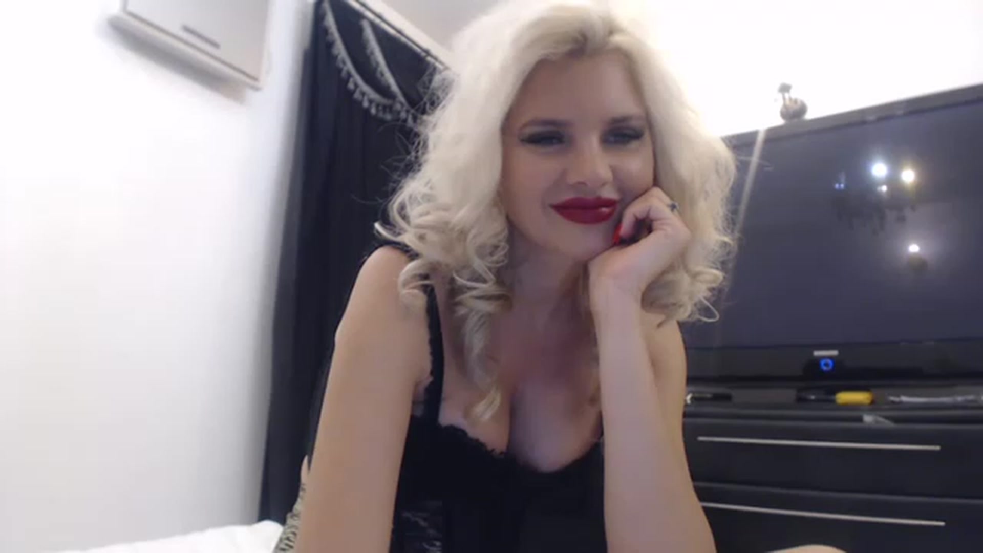 Gallery image thumbnail from Pervita's myfreecams stream on, 01/26/2023, 22:41 image 3 of 20