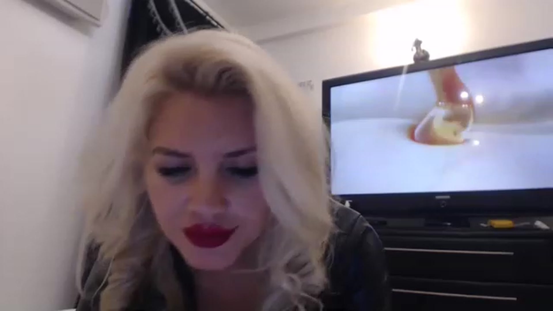 Gallery image thumbnail from Pervita's myfreecams stream on, 01/28/2023, 14:31 image 11 of 20