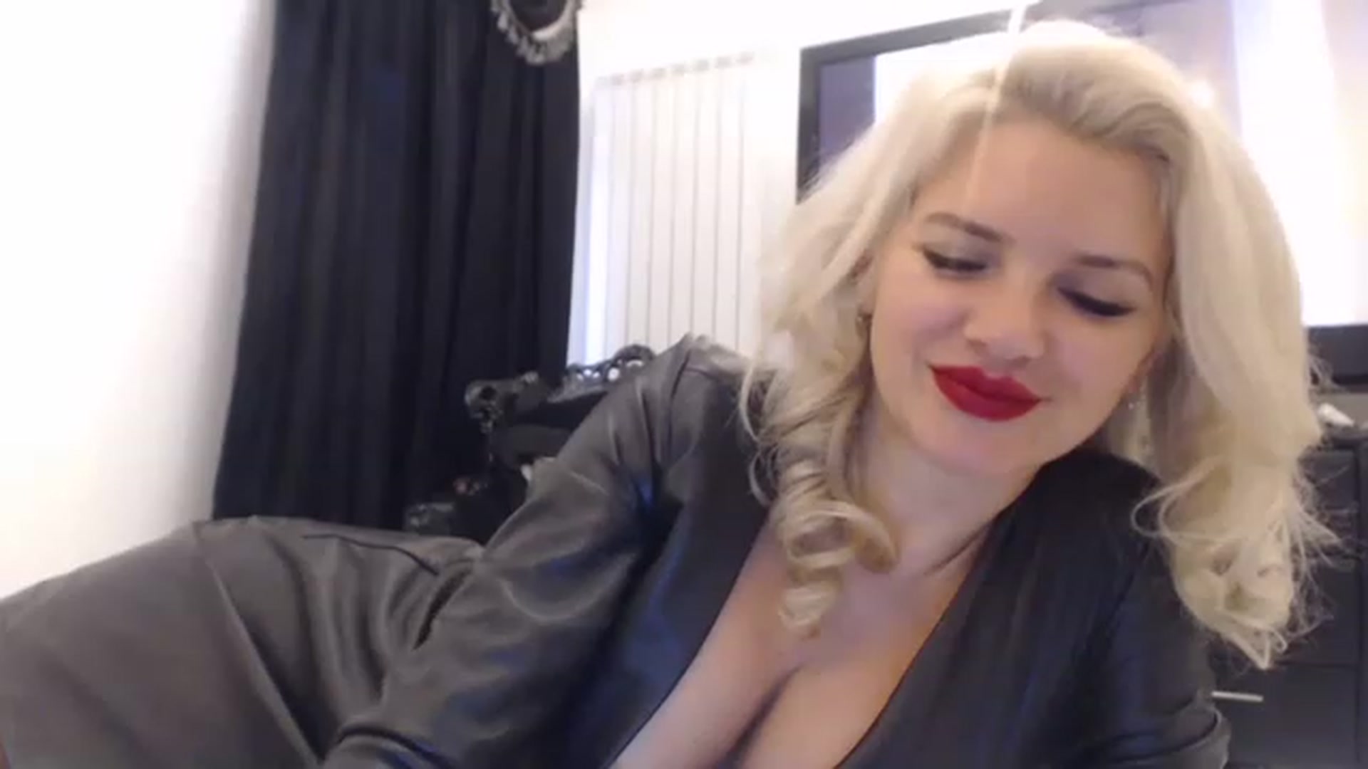 Gallery image thumbnail from Pervita's myfreecams stream on, 01/28/2023, 14:31 image 16 of 20