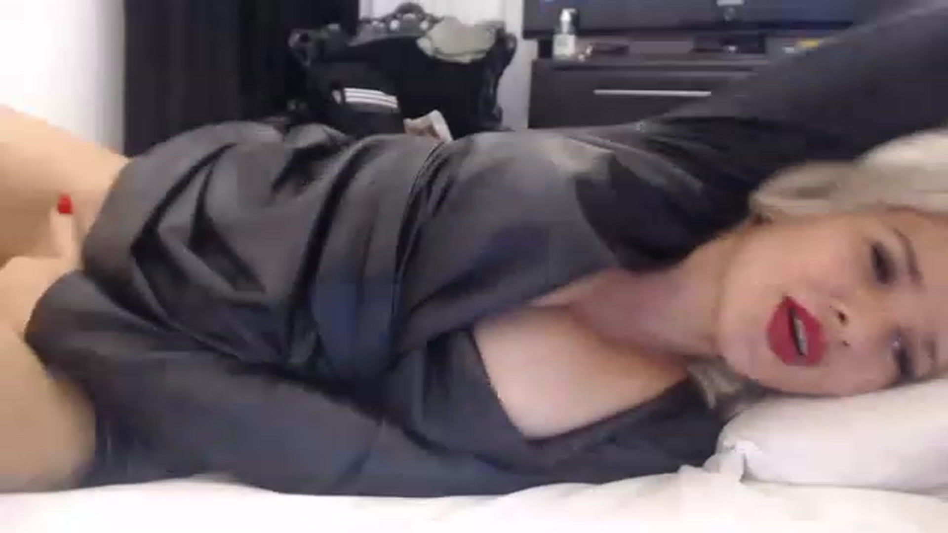 Gallery image thumbnail from Pervita's myfreecams stream on, 01/28/2023, 16:17 image 12 of 20