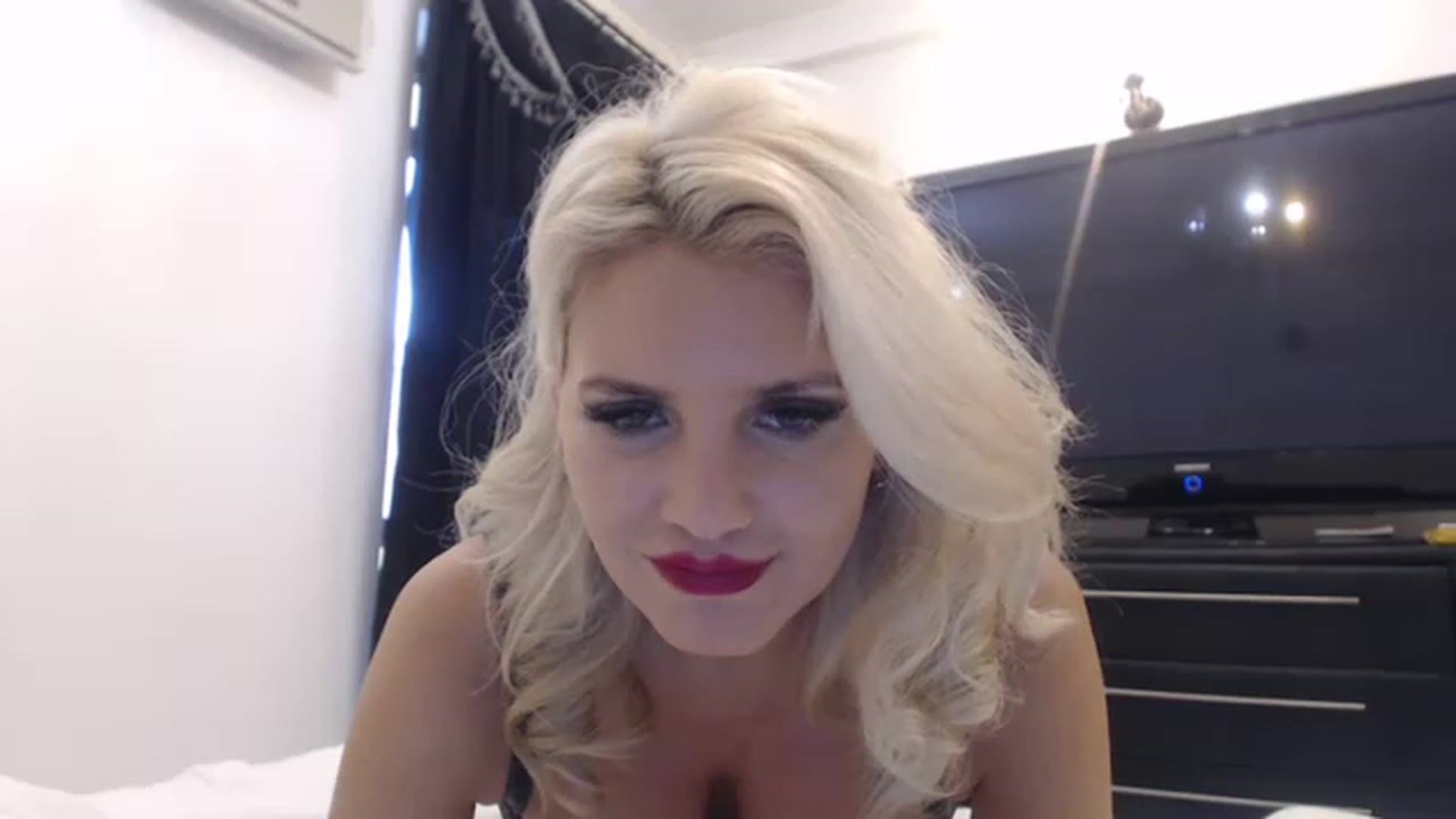 Gallery image thumbnail from Pervita's myfreecams stream on, 01/29/2023, 16:46 image 2 of 20
