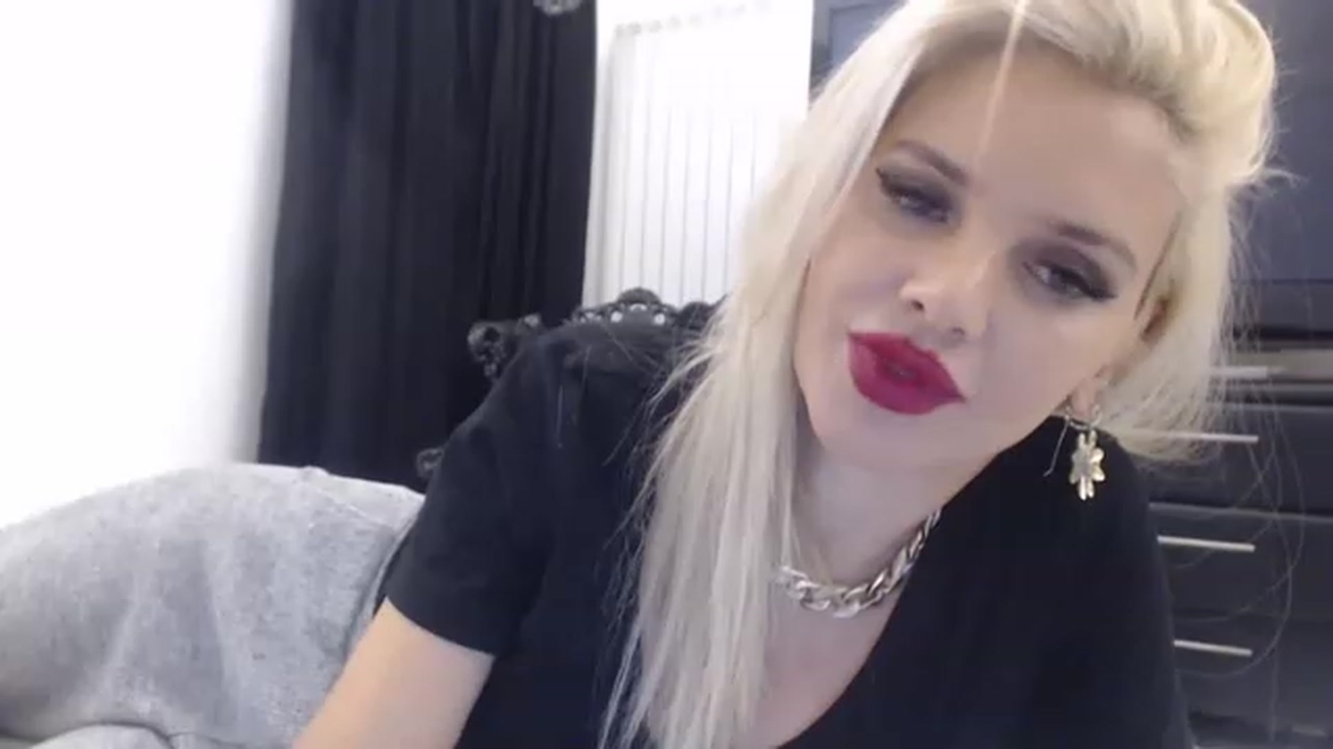Gallery image thumbnail from Pervita's myfreecams stream on, 01/31/2023, 23:38 image 20 of 20