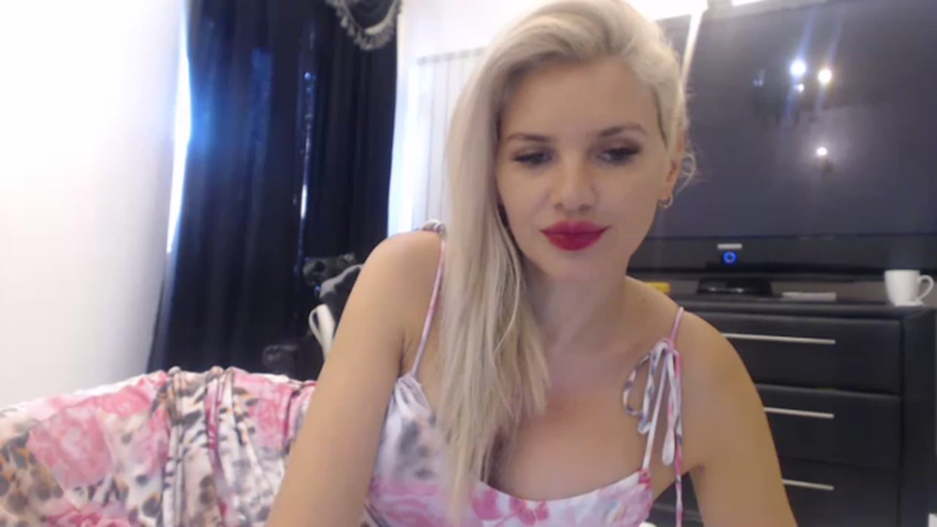 Gallery image thumbnail from Pervita's myfreecams stream on, 02/03/2023, 15:27 image 7 of 20