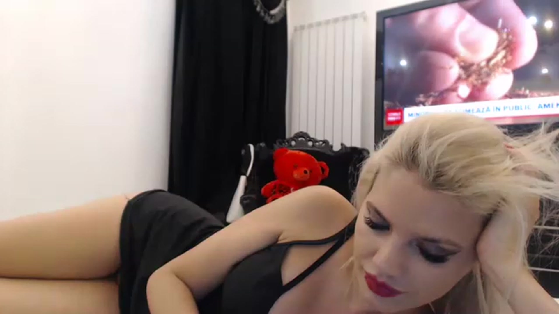 Gallery image thumbnail from Pervita's myfreecams stream on, 02/07/2023, 23:02 image 11 of 20