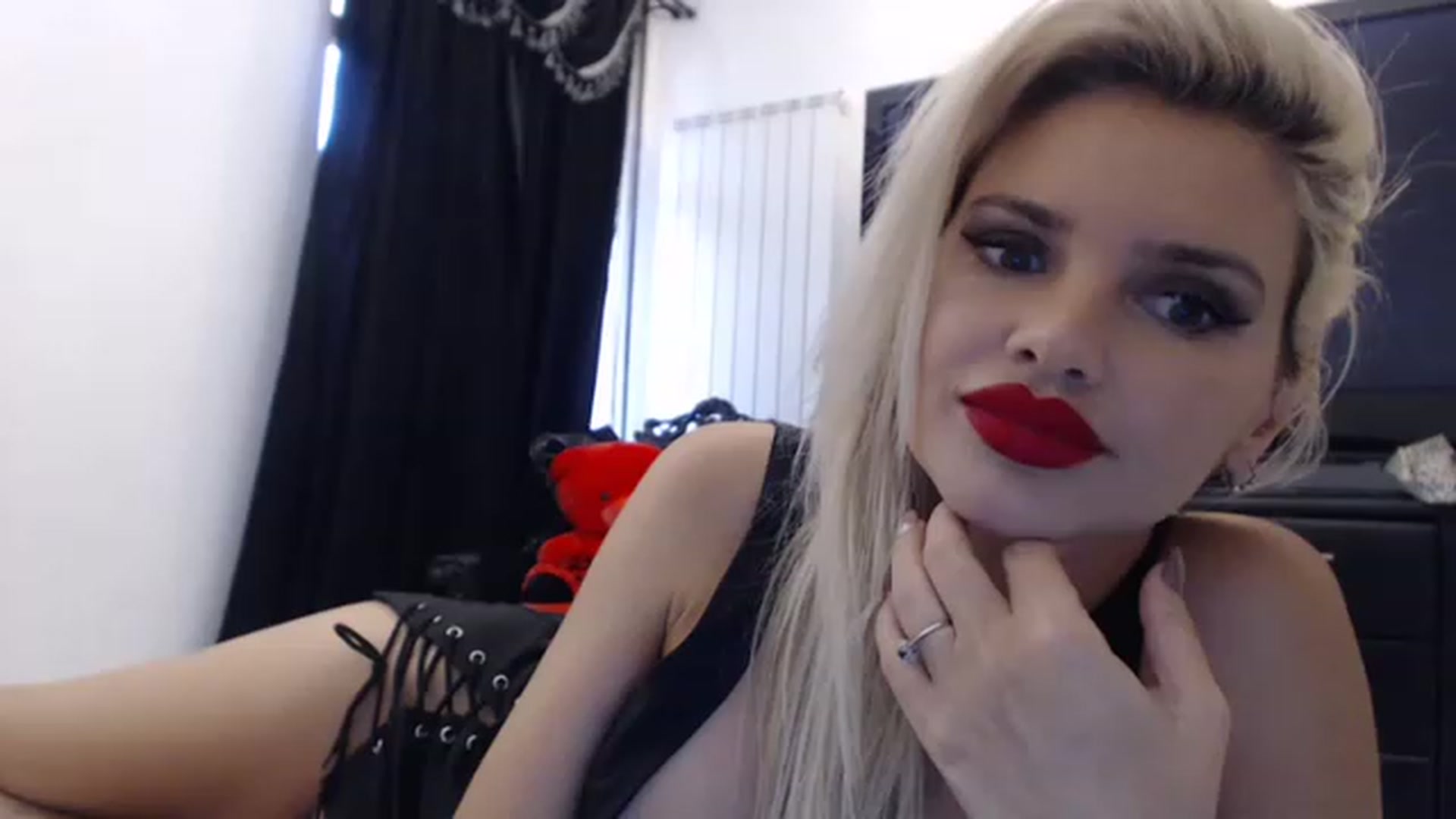 Gallery image thumbnail from Pervita's myfreecams stream on, 03/03/2023, 14:57 image 8 of 20