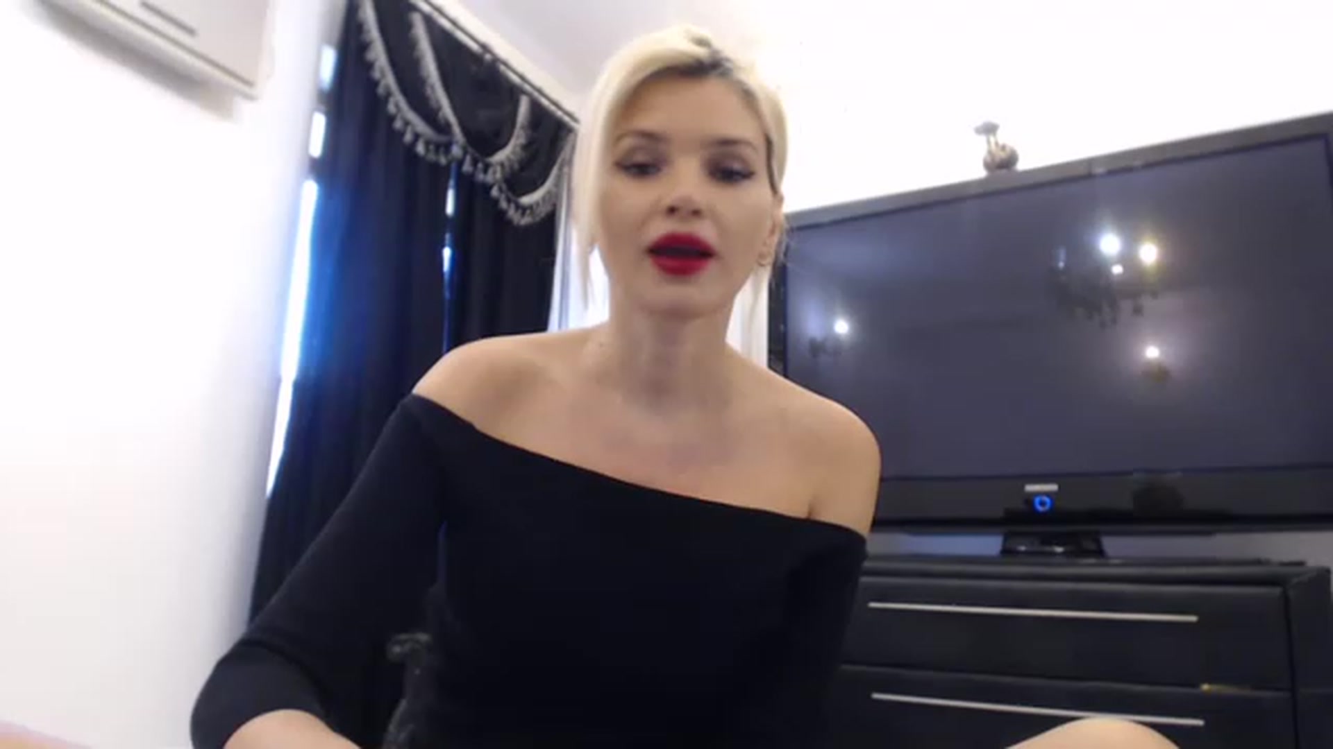 Gallery image thumbnail from Pervita's myfreecams stream on, 03/04/2023, 15:29 image 9 of 20