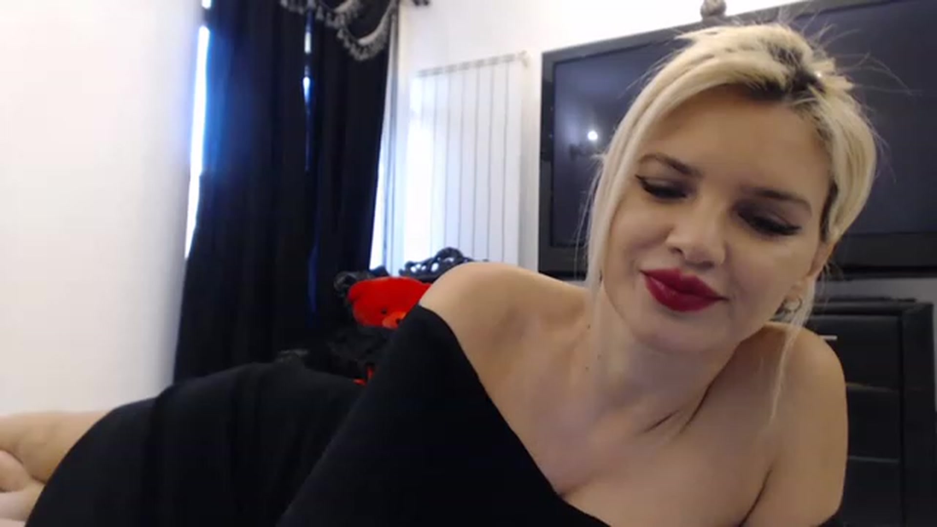 Gallery image thumbnail from Pervita's myfreecams stream on, 03/04/2023, 15:29 image 12 of 20