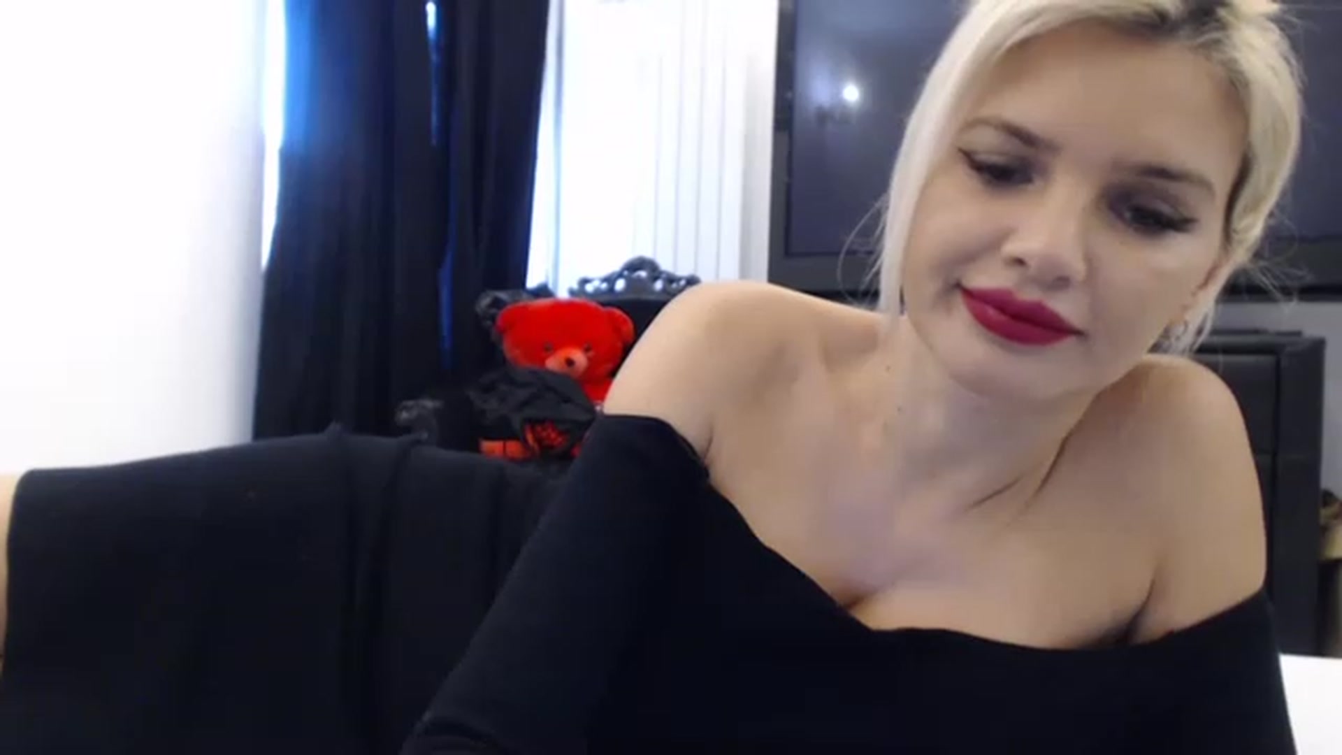 Gallery image thumbnail from Pervita's myfreecams stream on, 03/04/2023, 15:29 image 4 of 20