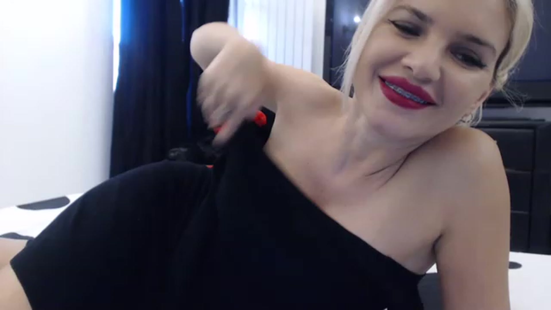Gallery image thumbnail from Pervita's myfreecams stream on, 03/04/2023, 15:29 image 3 of 20