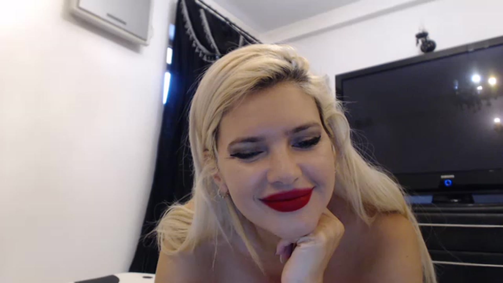 Gallery image thumbnail from Pervita's myfreecams stream on, 03/05/2023, 15:40 image 9 of 20