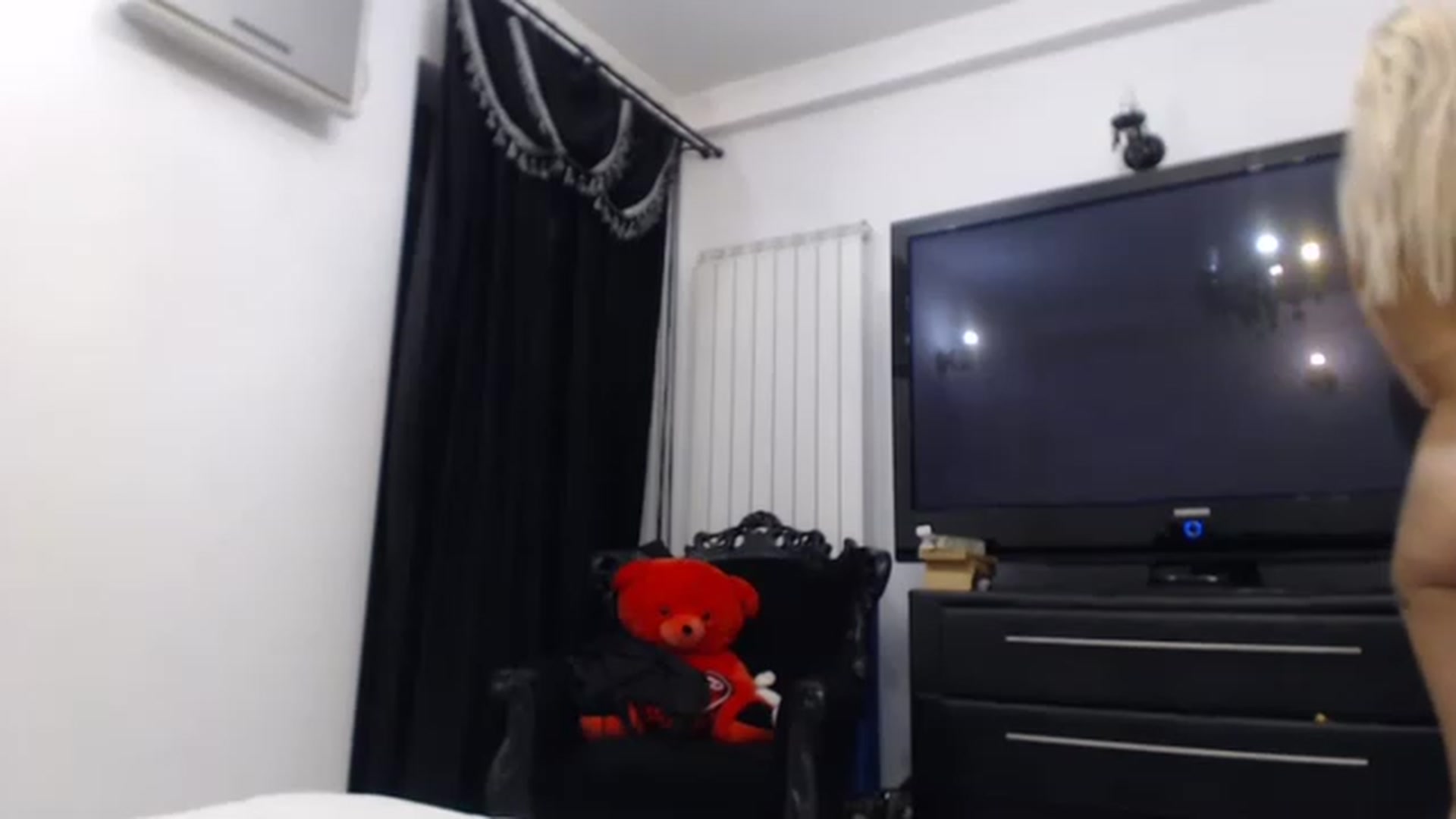 Gallery image thumbnail from Pervita's myfreecams stream on, 03/09/2023, 23:06 image 12 of 20