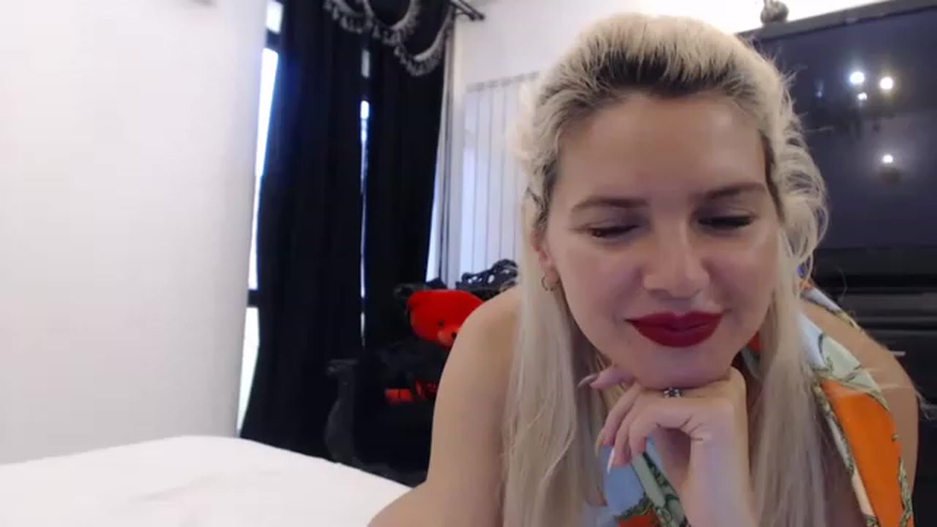 Gallery image thumbnail from Pervita's myfreecams stream on, 03/10/2023, 16:03 image 3 of 20