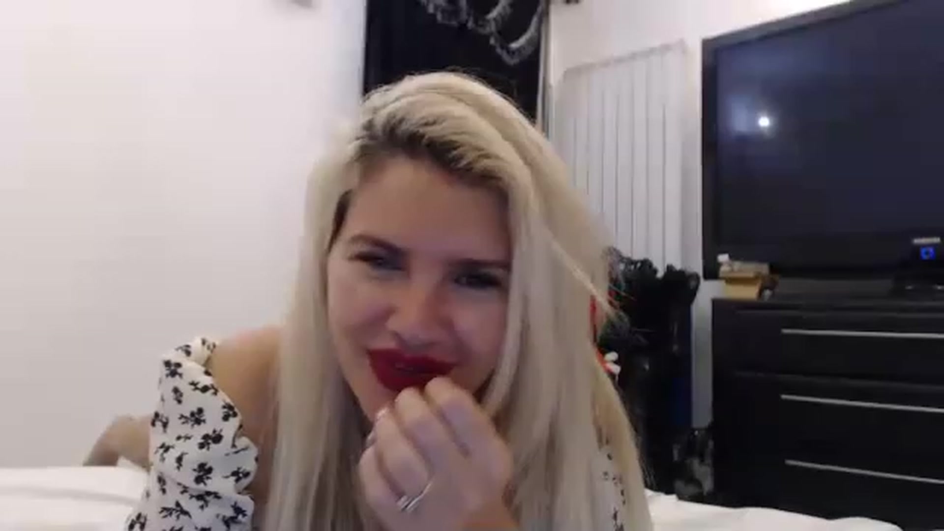 Gallery image thumbnail from Pervita's myfreecams stream on, 03/11/2023, 23:31 image 1 of 20