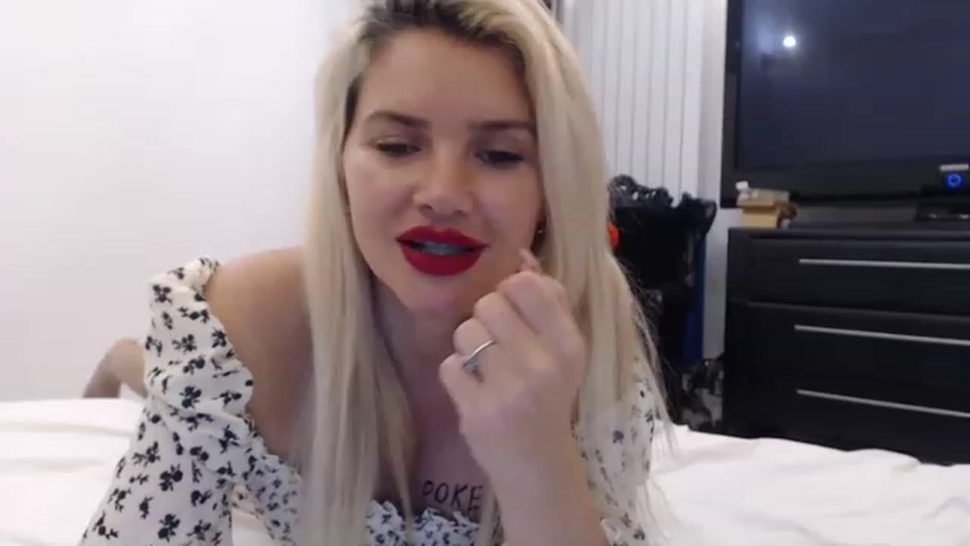 Gallery image thumbnail from Pervita's myfreecams stream on, 03/11/2023, 23:31 image 3 of 20