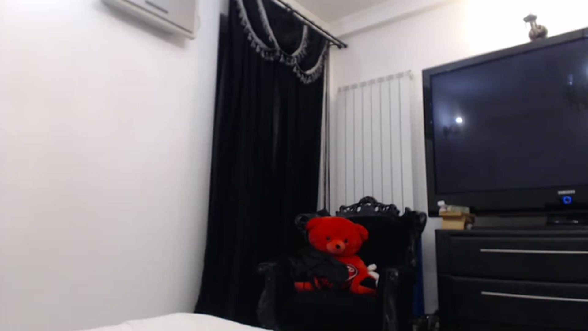 Gallery image thumbnail from Pervita's myfreecams stream on, 03/11/2023, 23:31 image 6 of 20