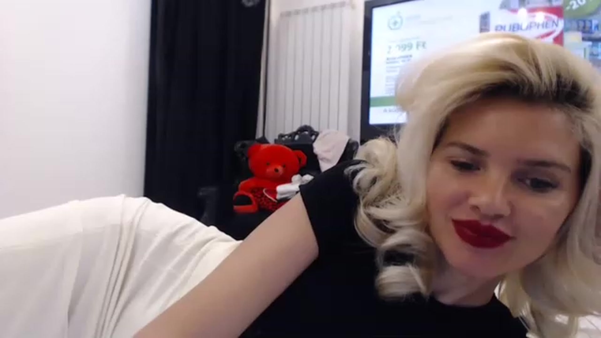 Gallery image thumbnail from Pervita's myfreecams stream on, 03/15/2023, 21:31 image 2 of 20