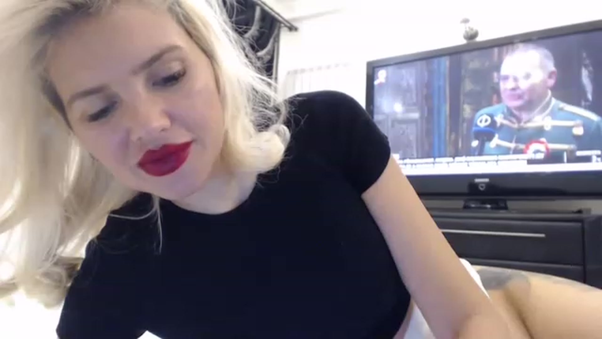 Gallery image thumbnail from Pervita's myfreecams stream on, 03/15/2023, 21:31 image 12 of 20