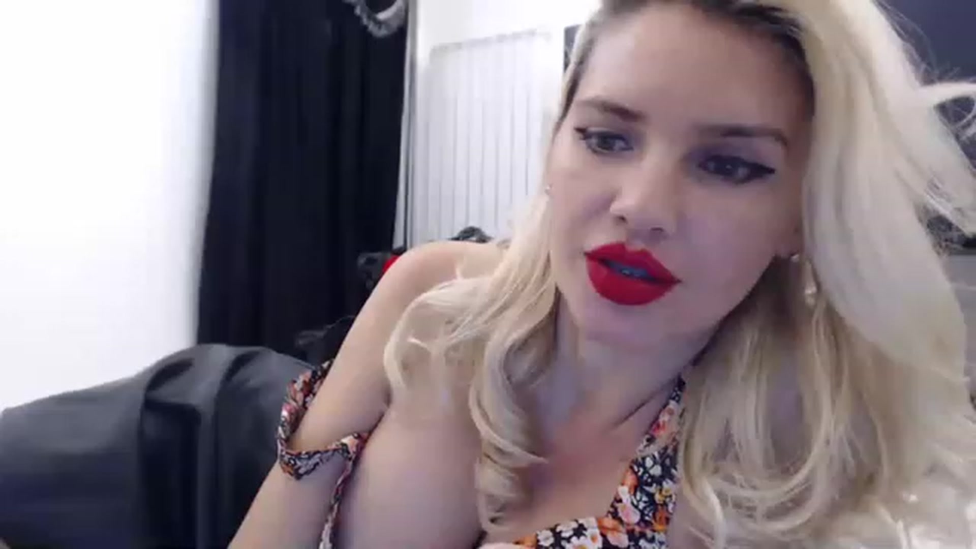 Gallery image thumbnail from Pervita's myfreecams stream on, 03/21/2023, 19:46 image 13 of 20