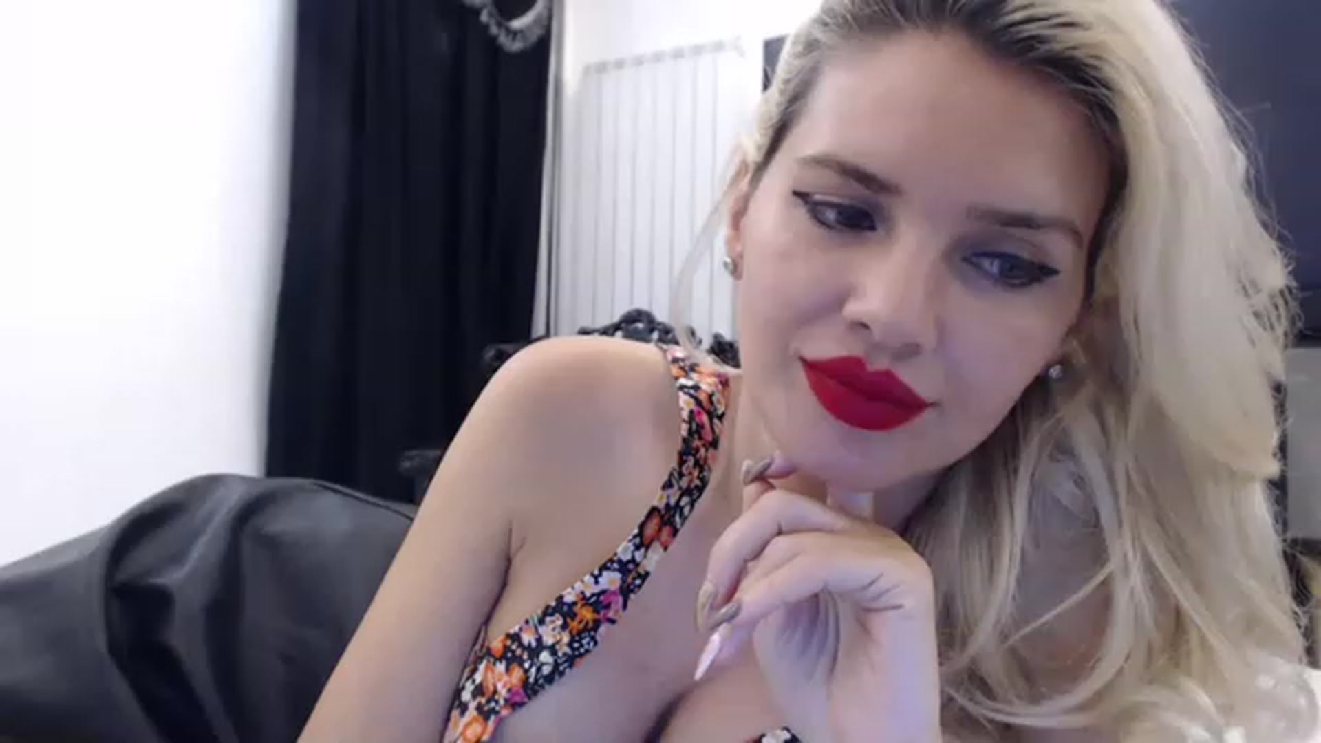 Gallery image thumbnail from Pervita's myfreecams stream on, 03/21/2023, 19:46 image 1 of 20